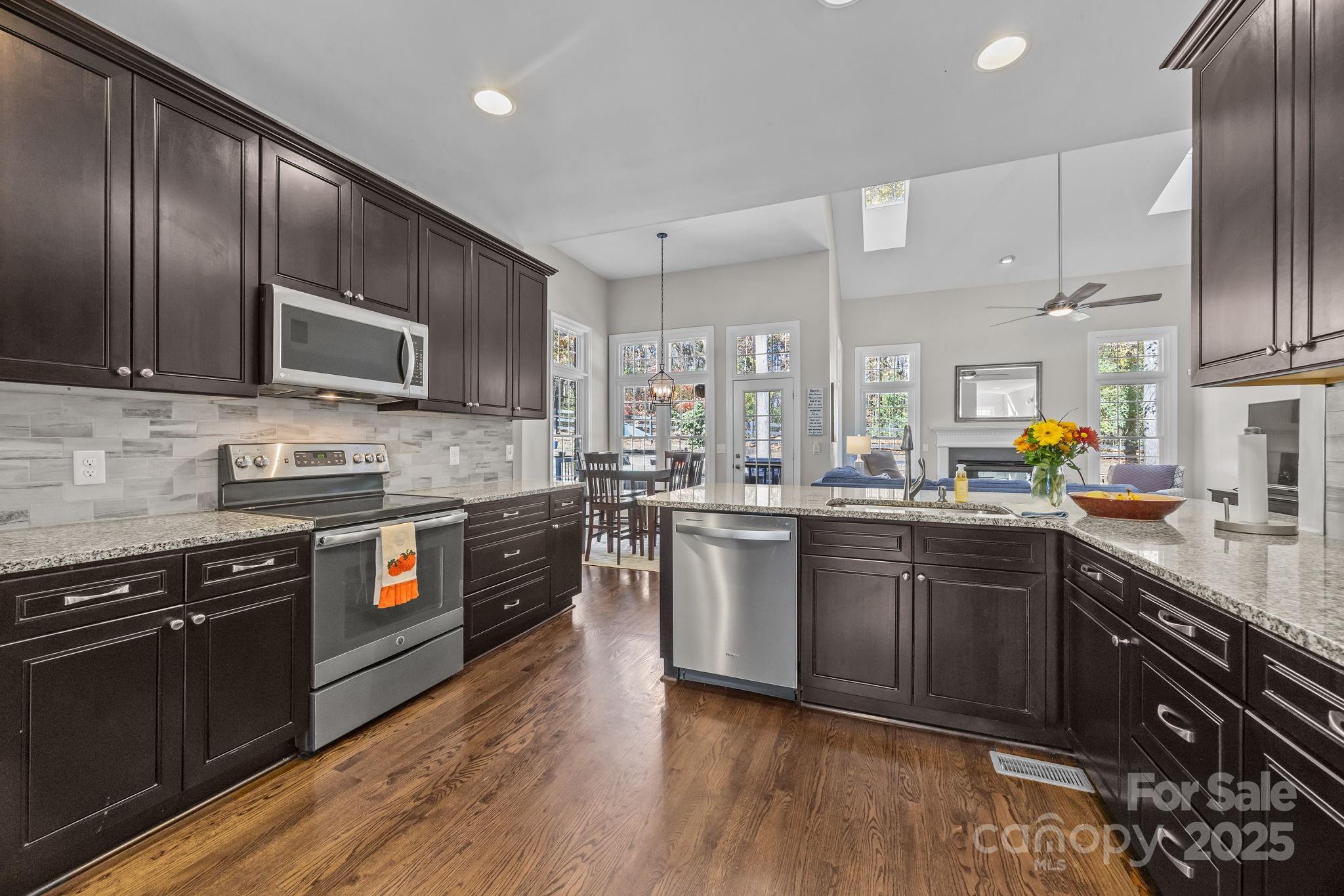 property viewer photo 17