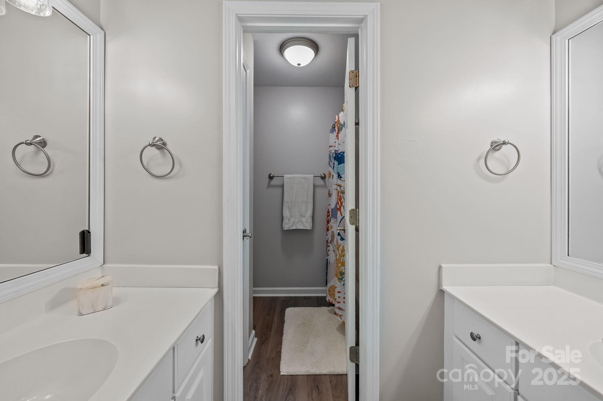 property viewer photo 25