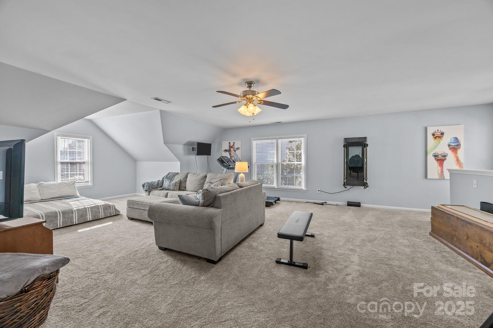 property viewer photo 35