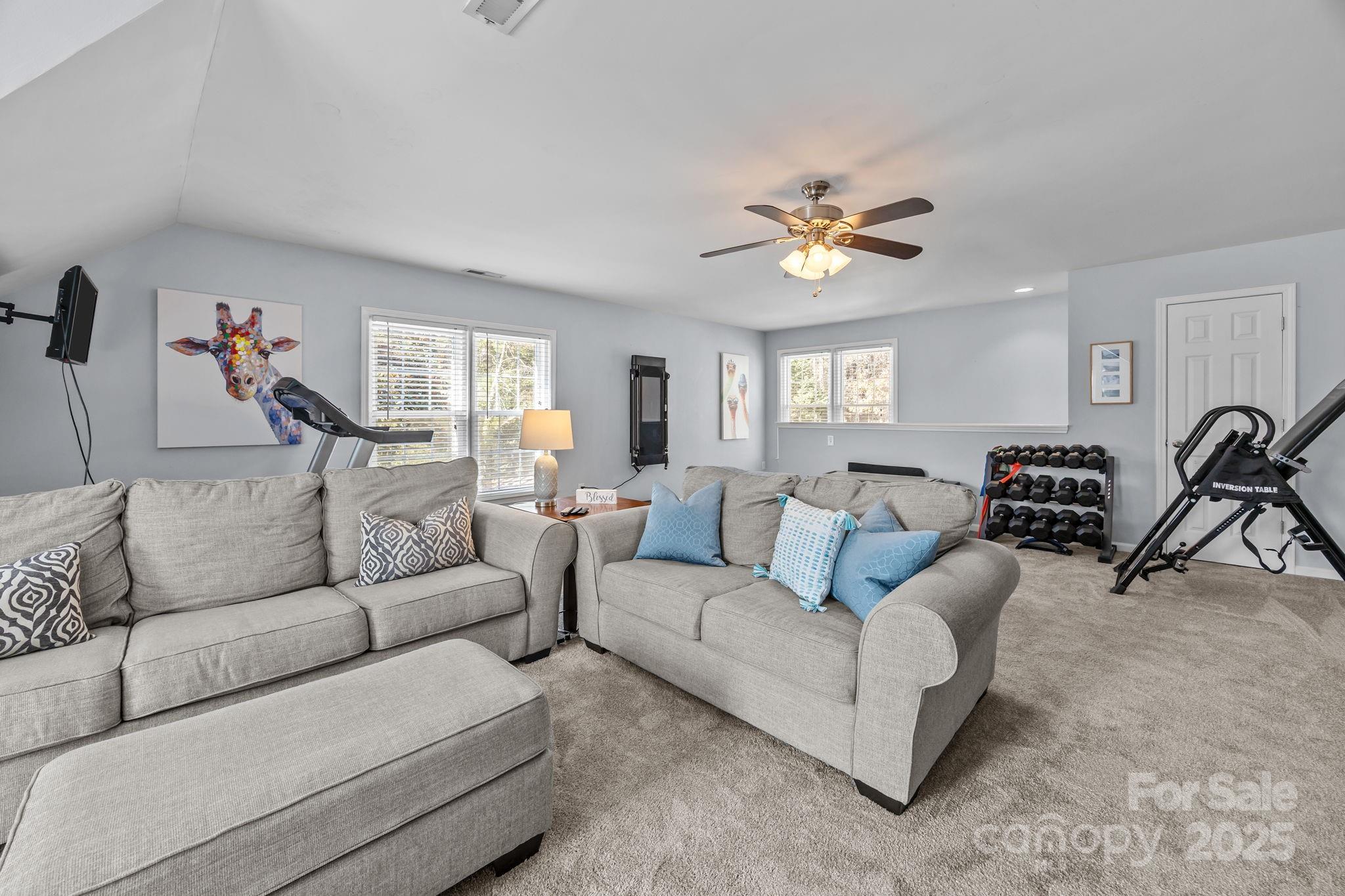 property viewer photo 36