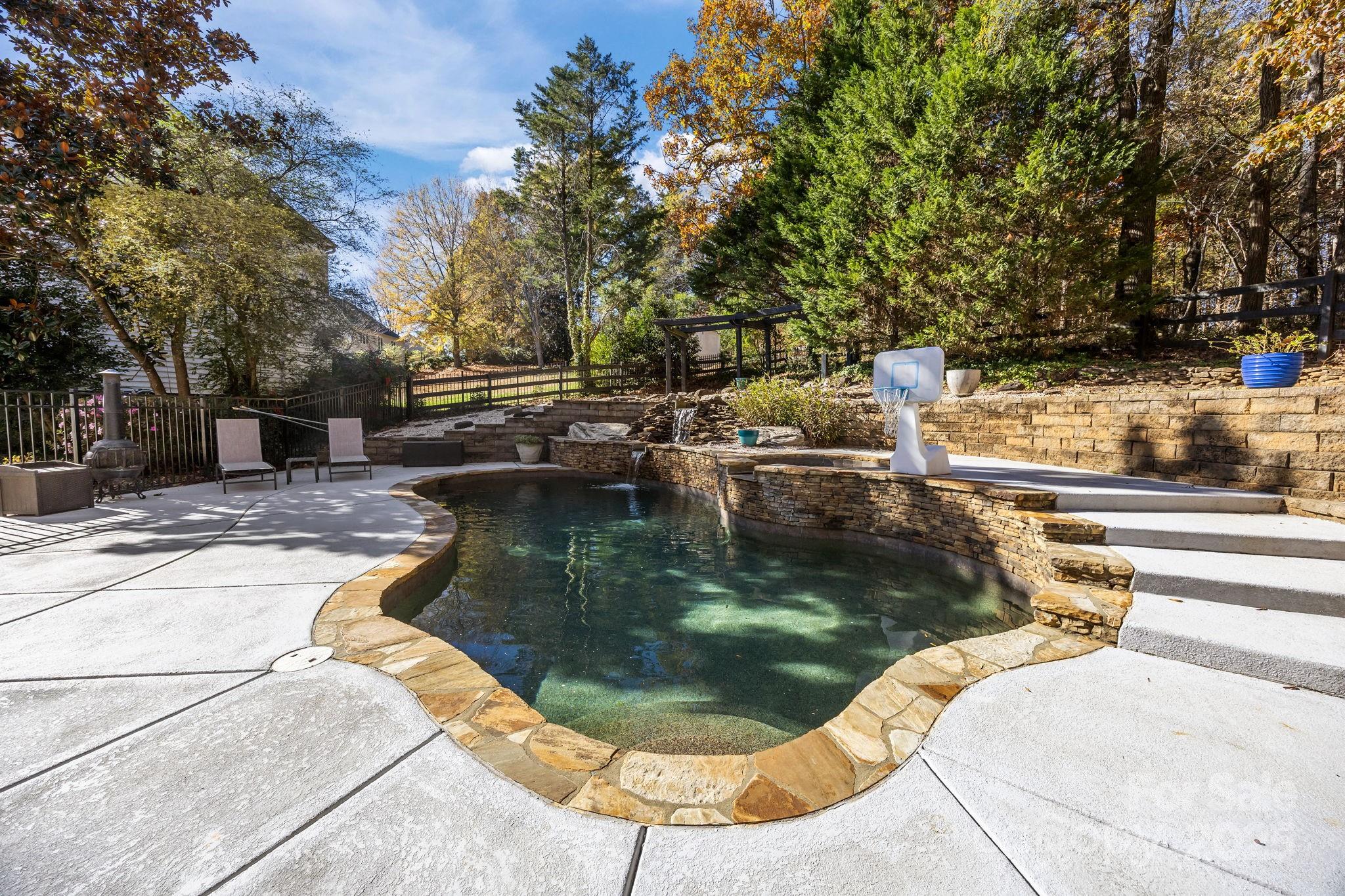 property viewer photo 40