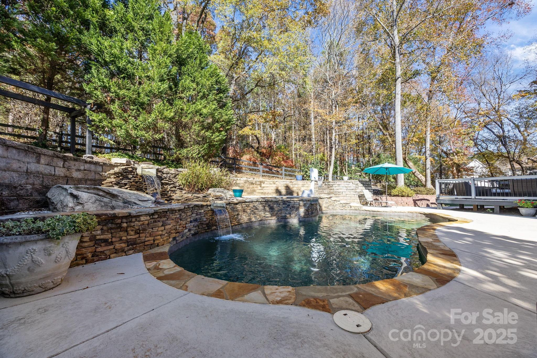property viewer photo 41