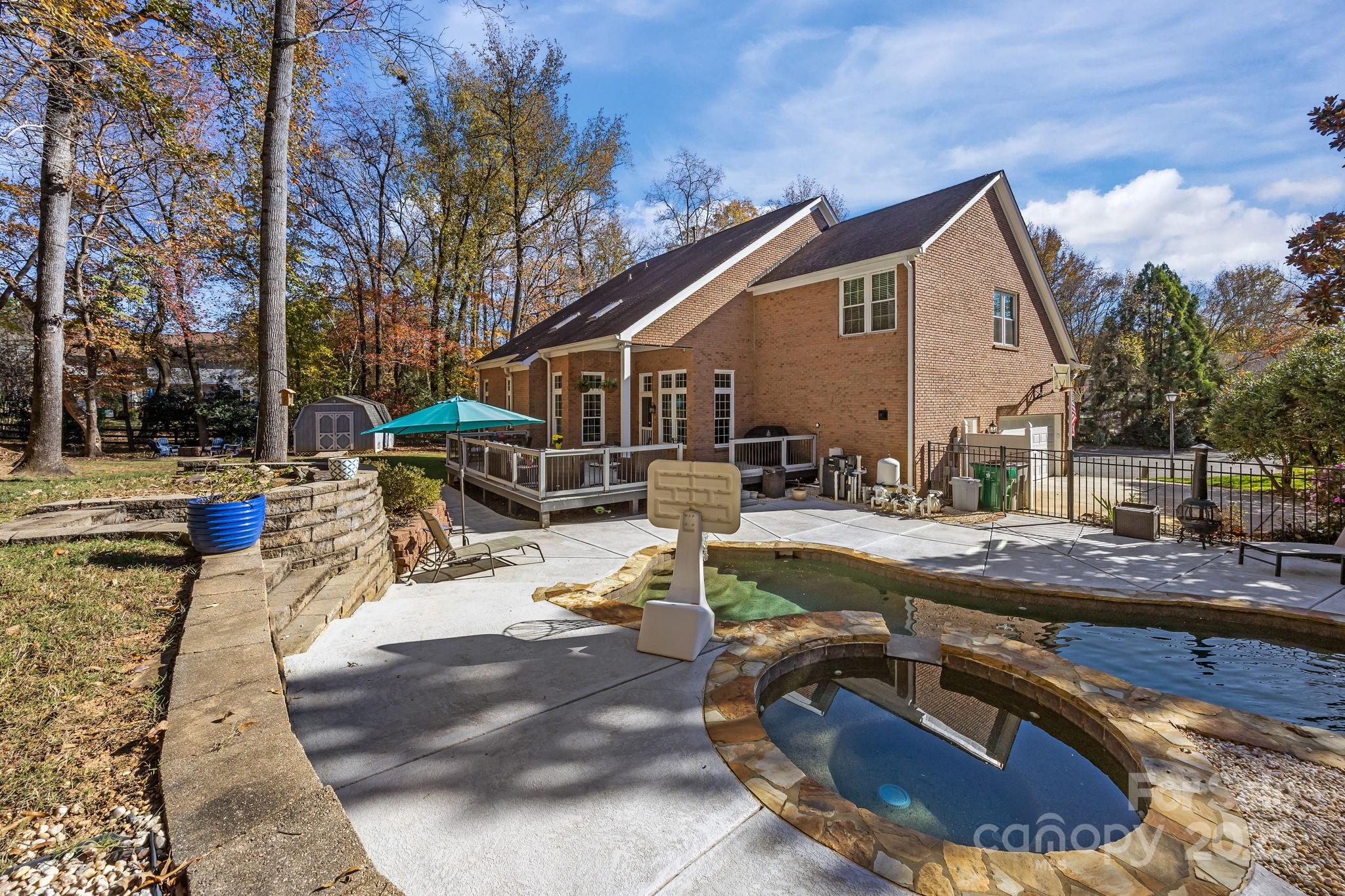 property viewer photo 42