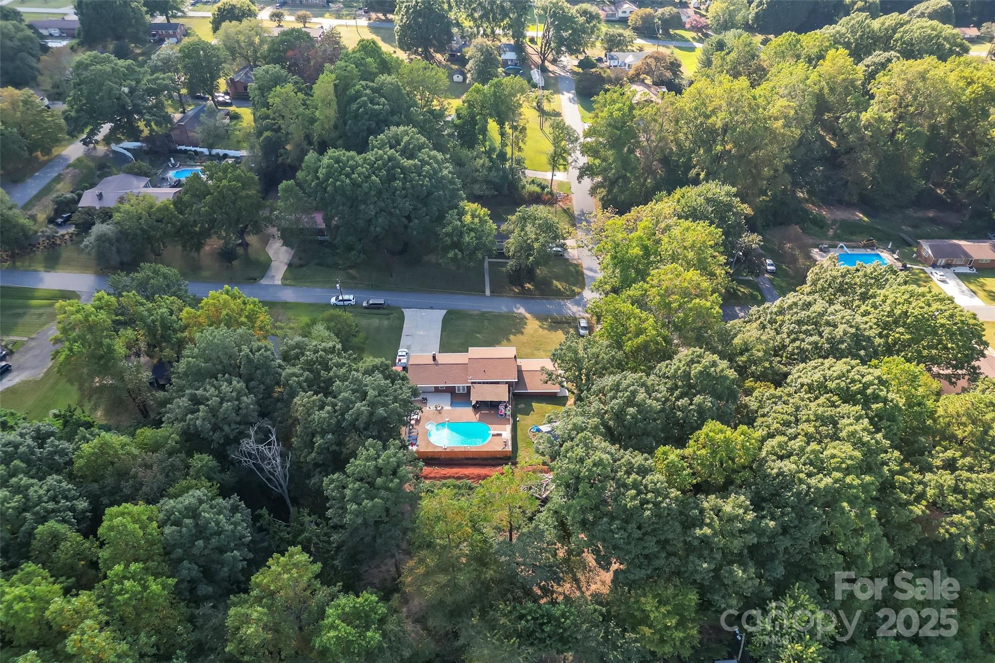 main property photo 32