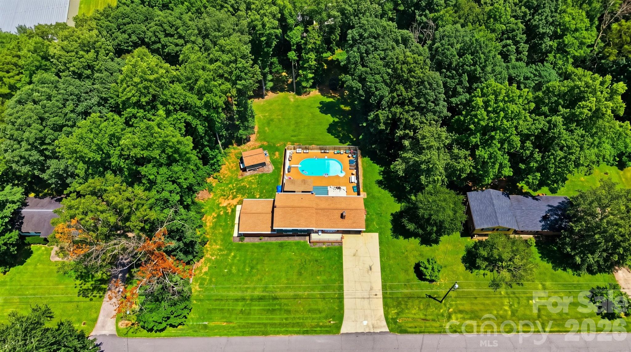 main property photo 40