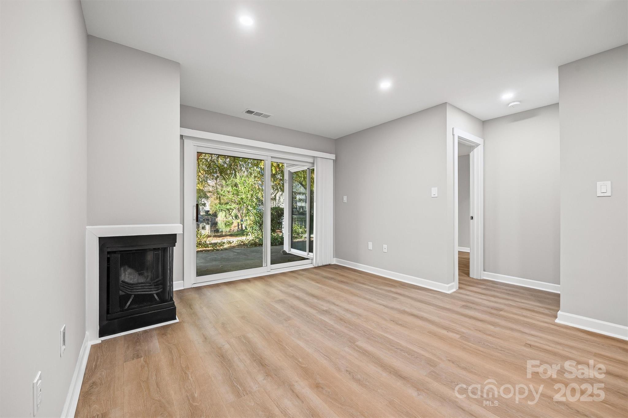 property viewer photo 11