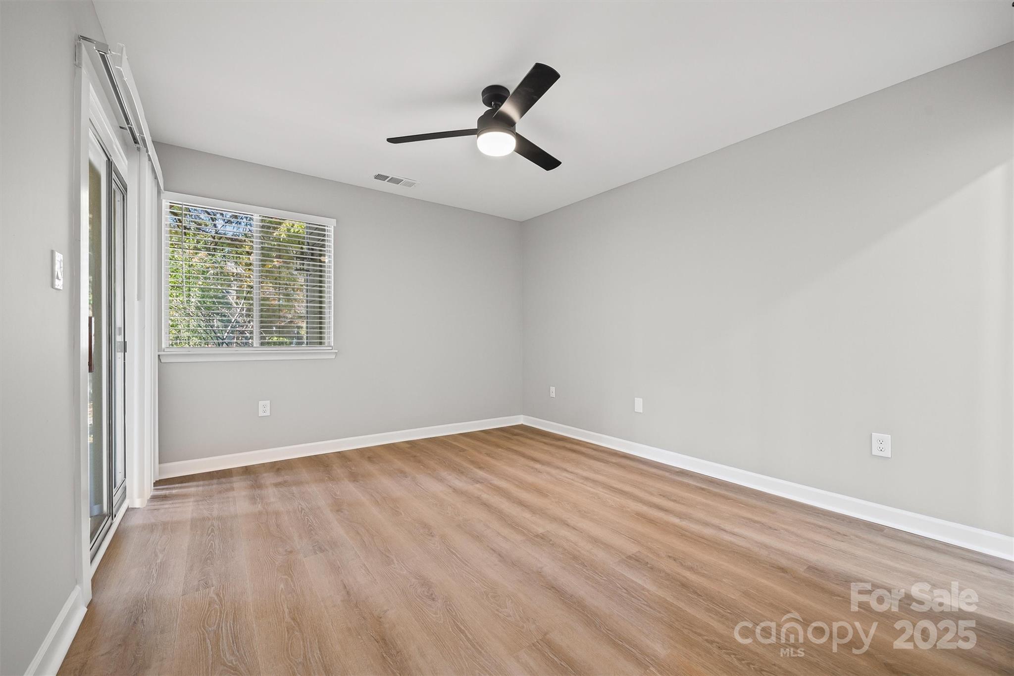 property viewer photo 15