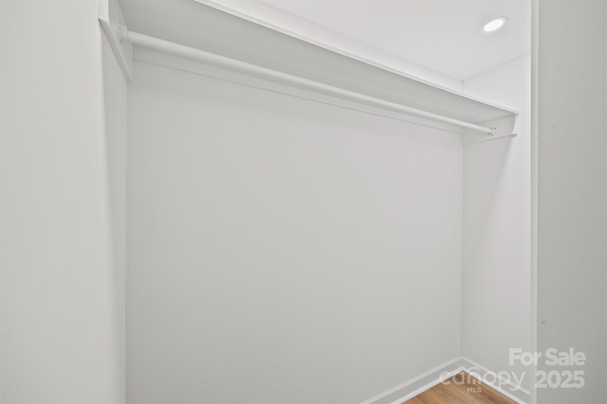 property viewer photo 17