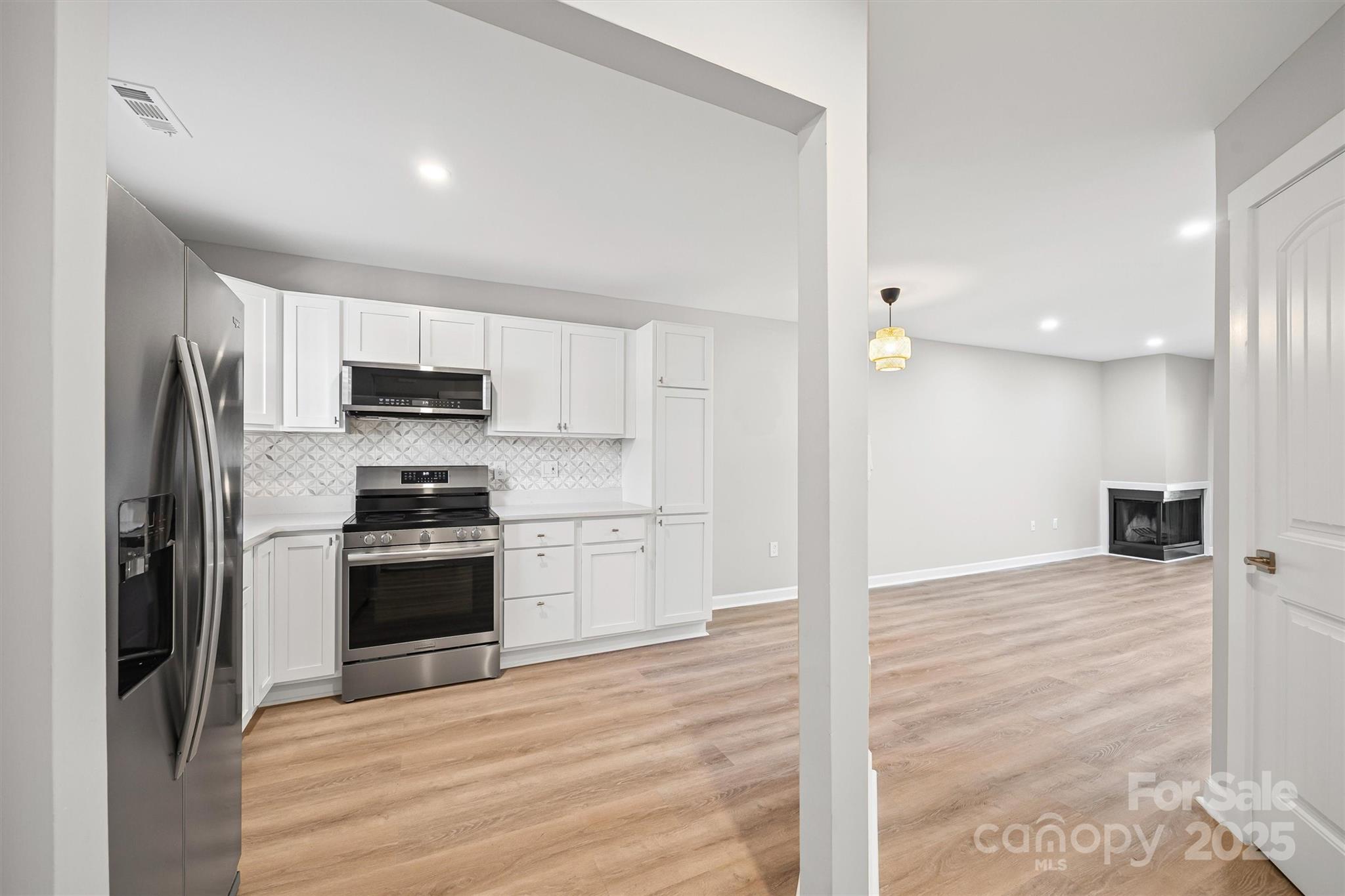 property viewer photo 4