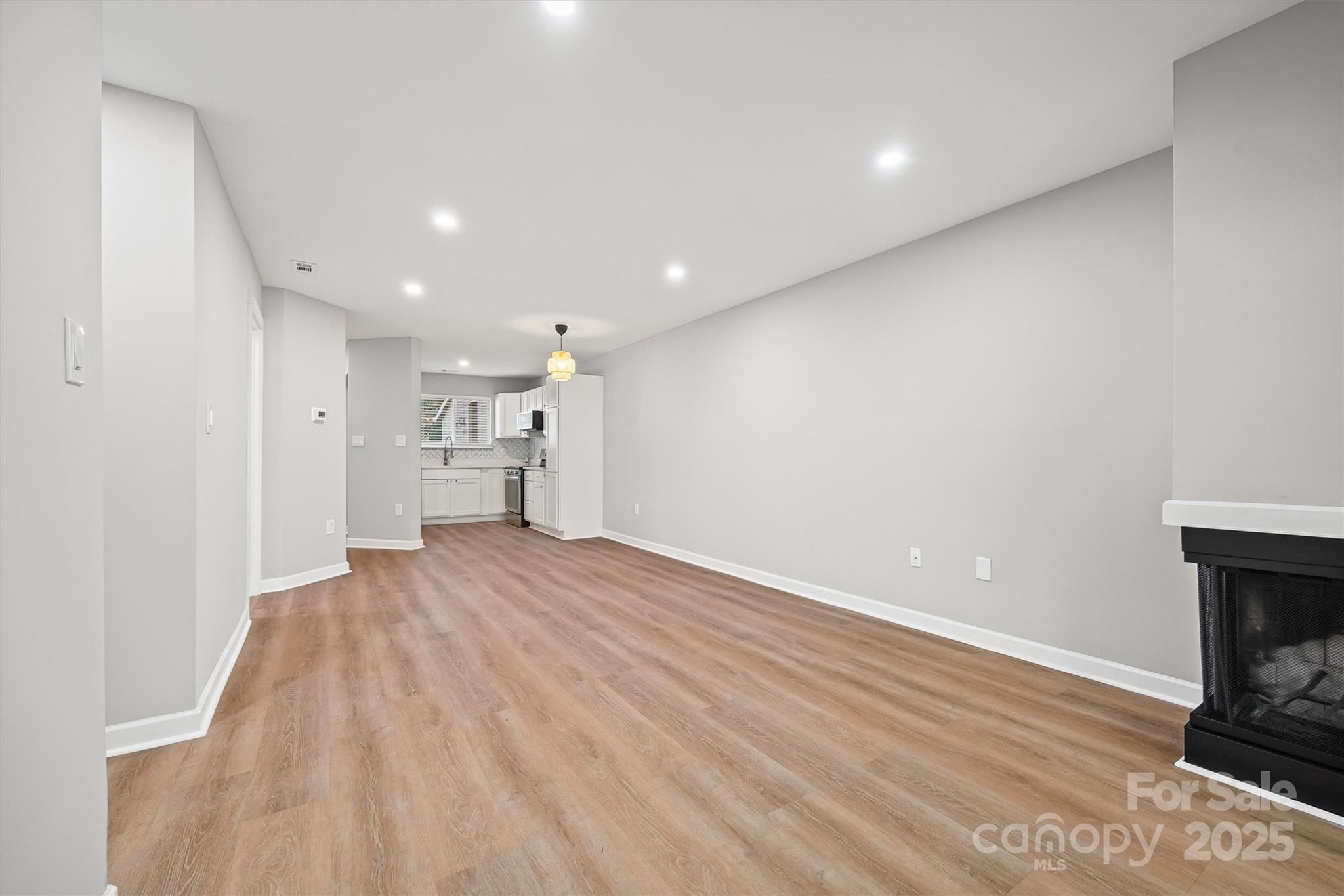 property viewer photo 9