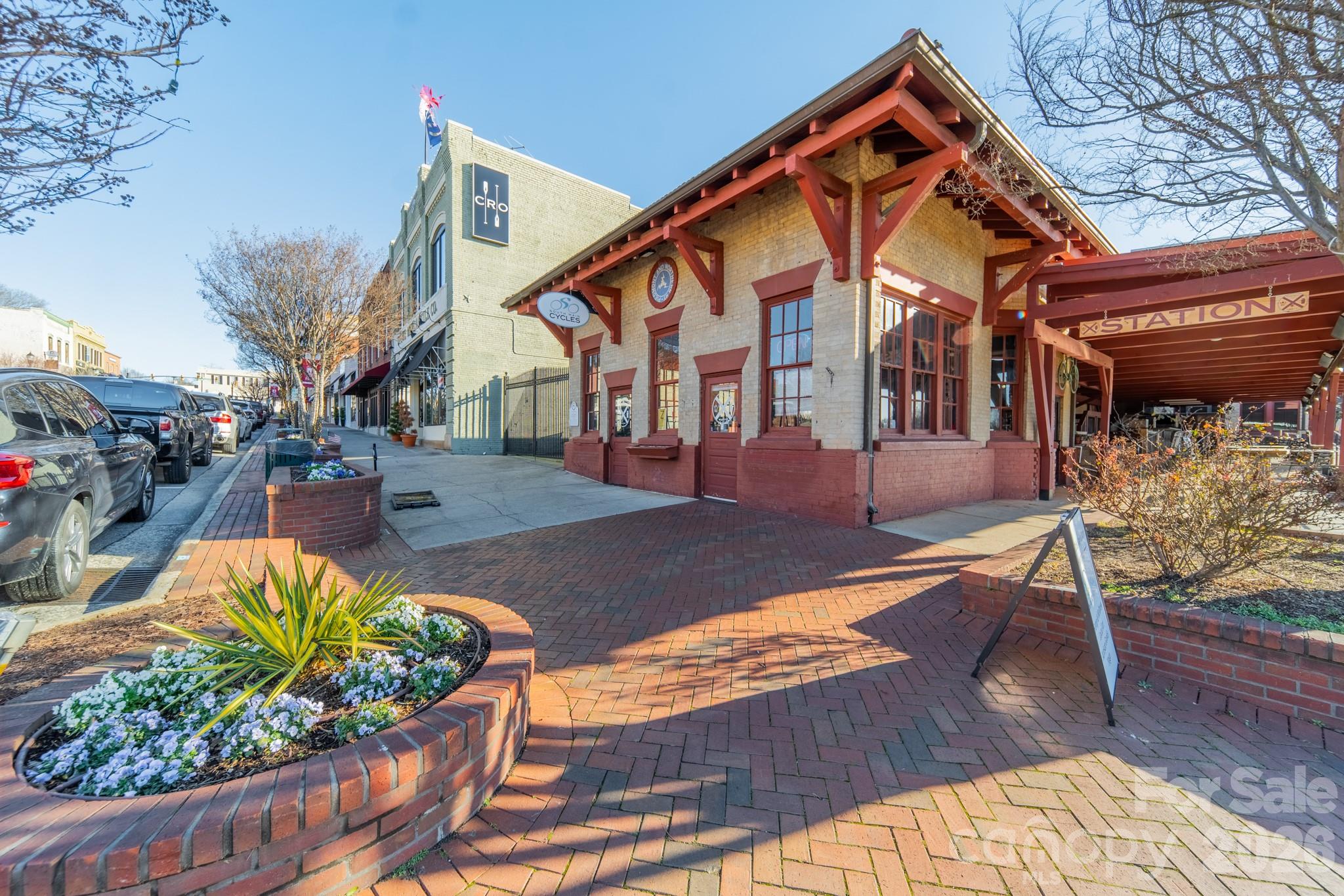 main property photo 14