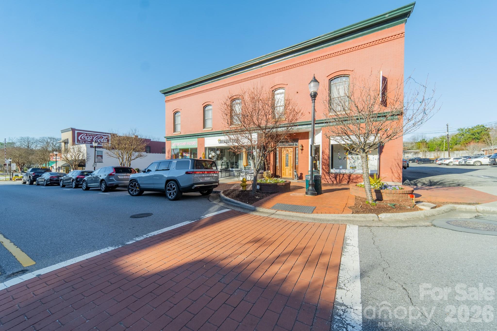 main property photo 16