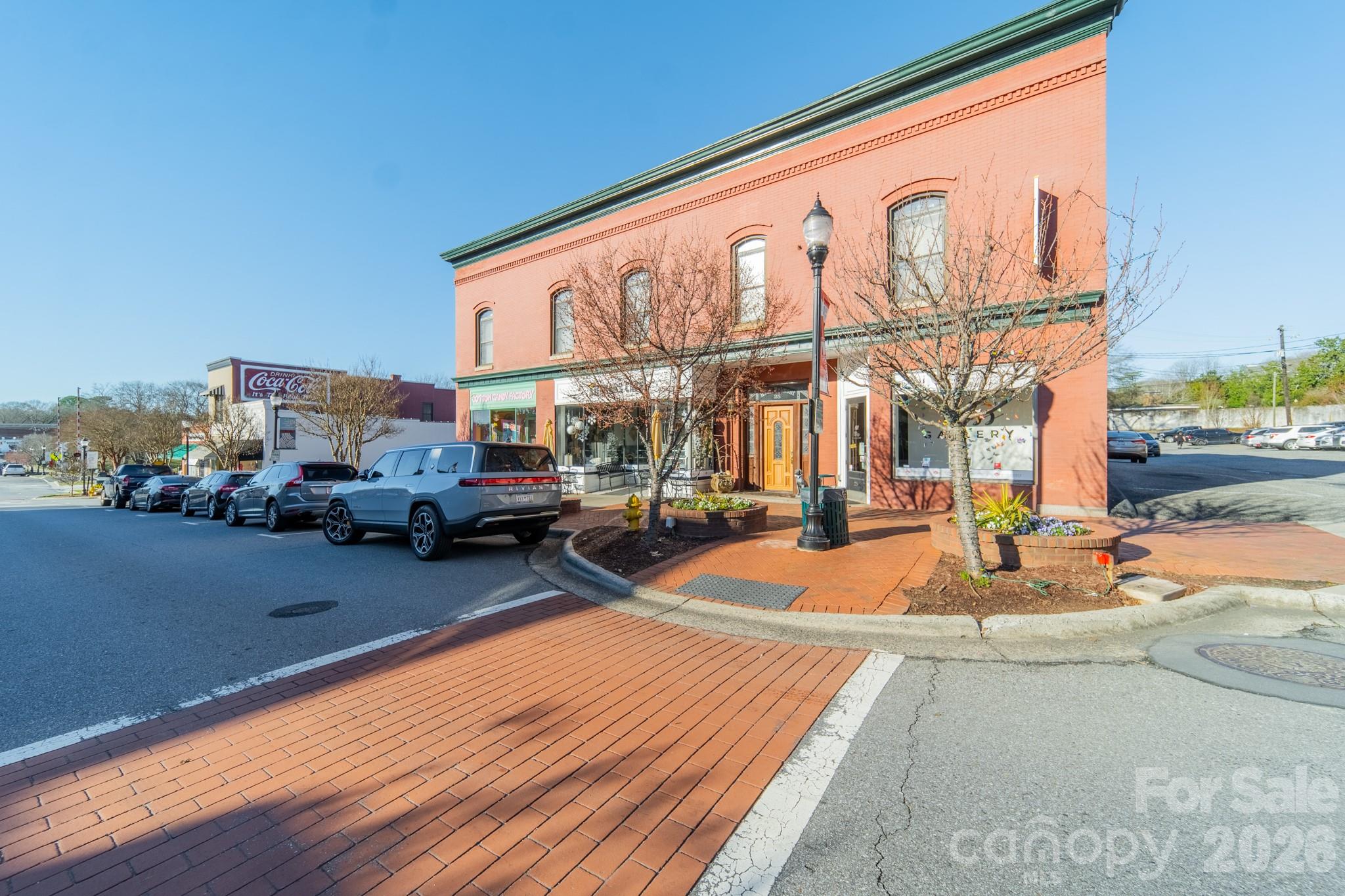 main property photo 17