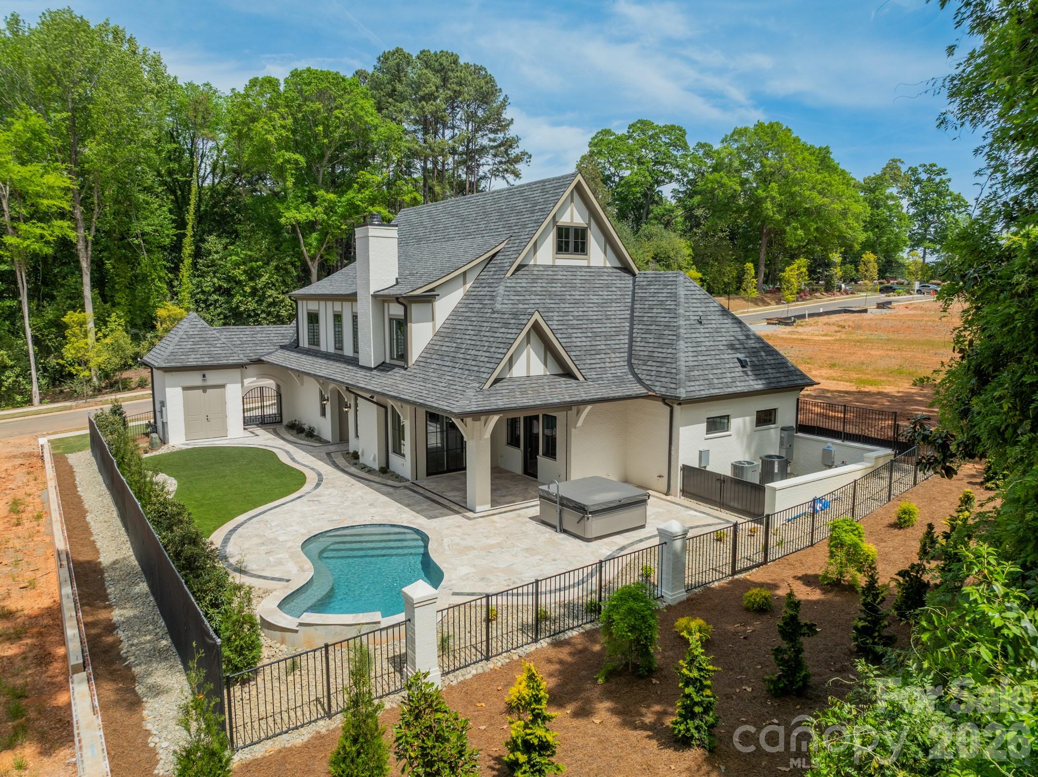 main property photo 7