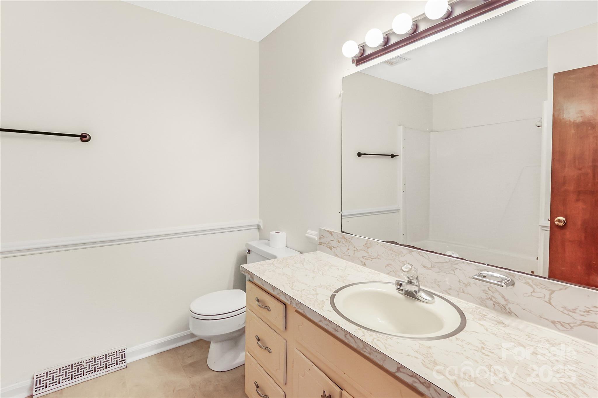 property viewer photo 18
