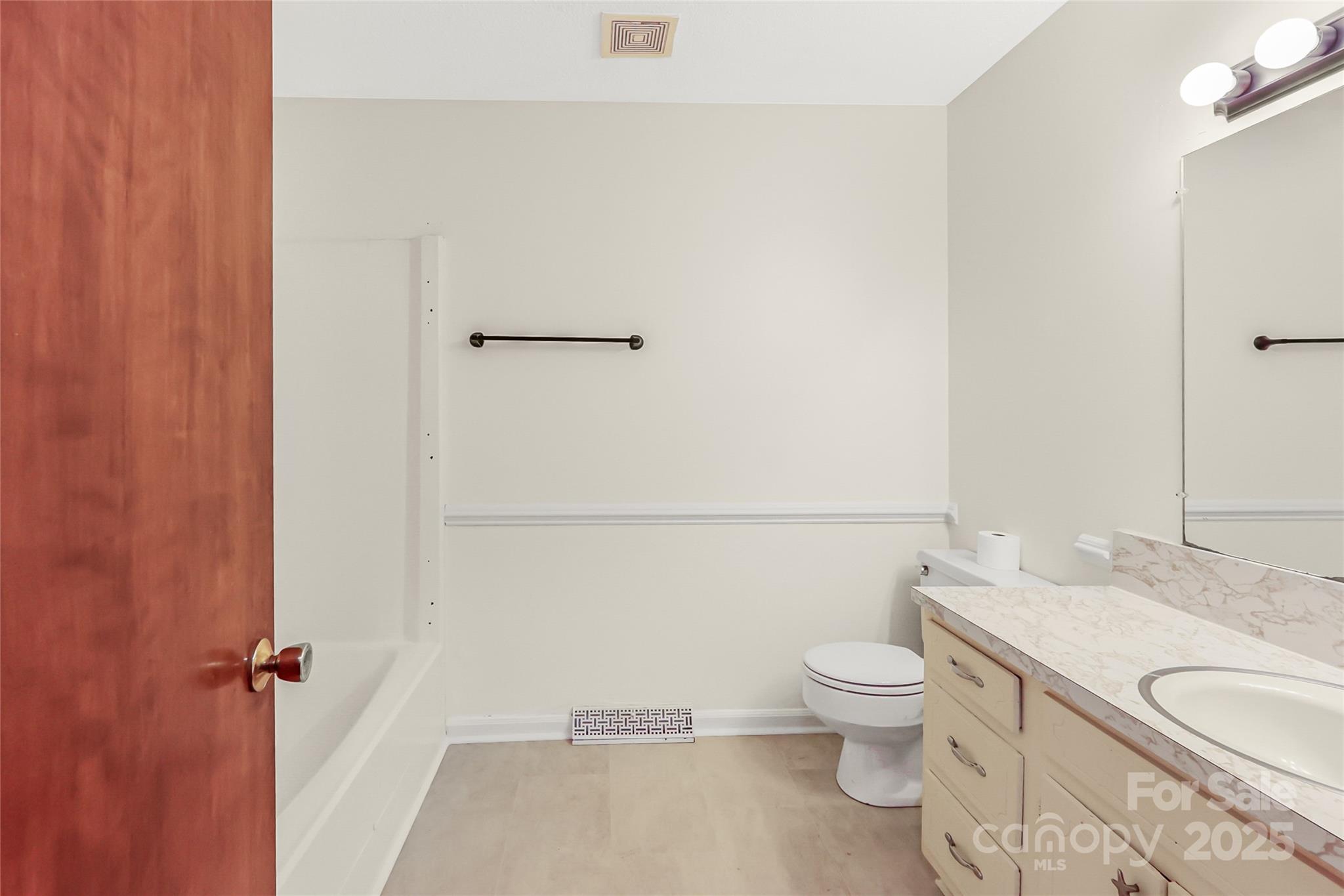 property viewer photo 19