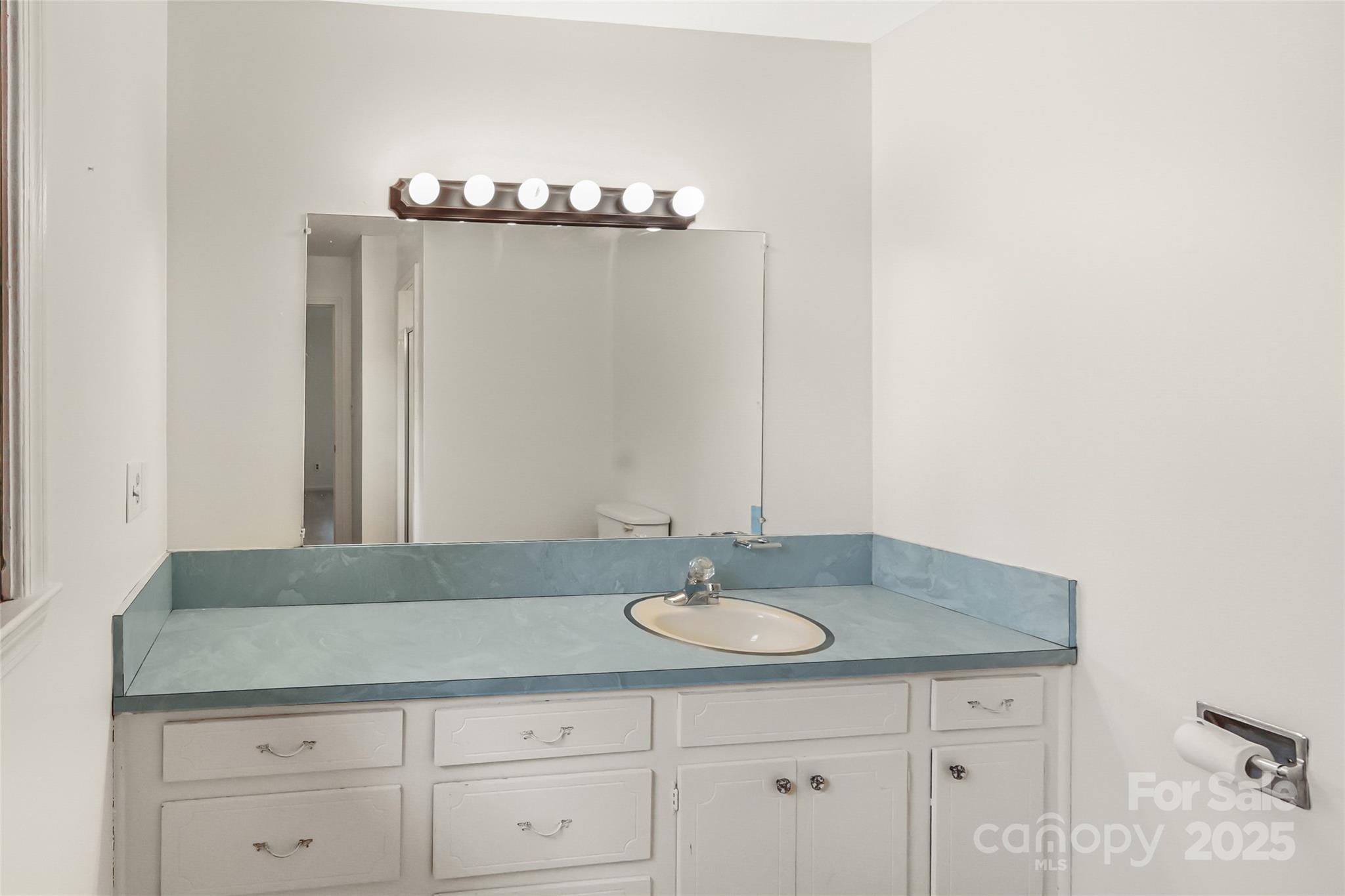 property viewer photo 24