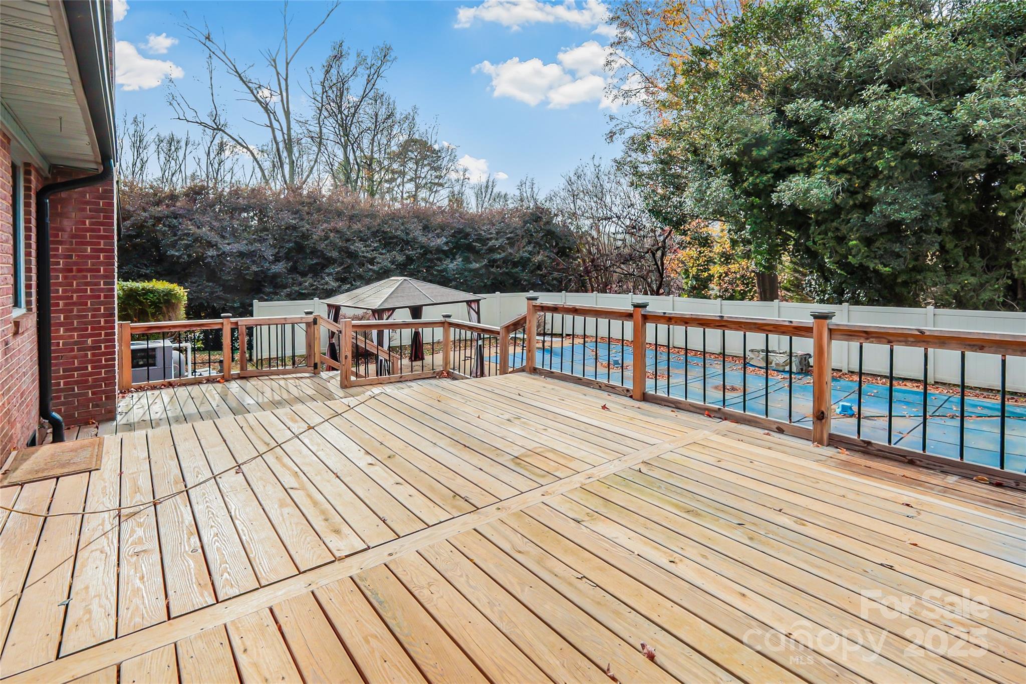 property viewer photo 28