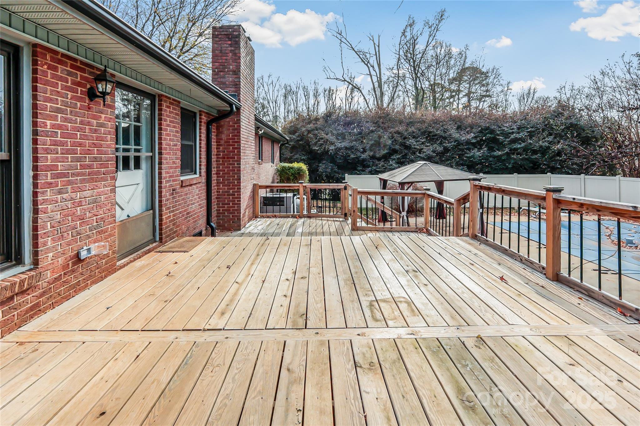 property viewer photo 29