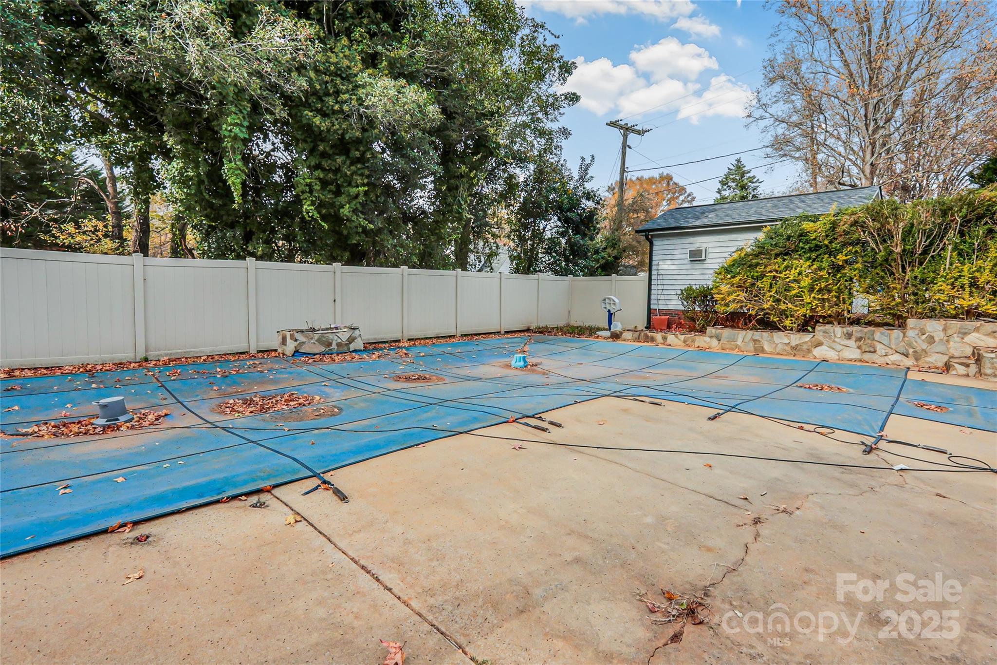 property viewer photo 30