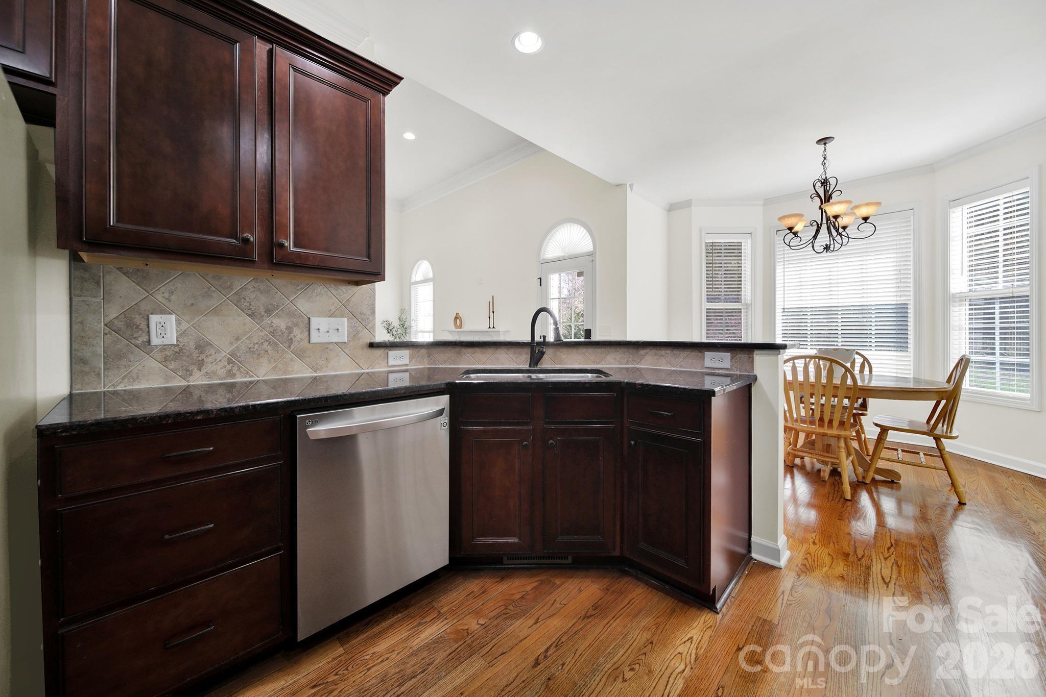 property viewer photo 12