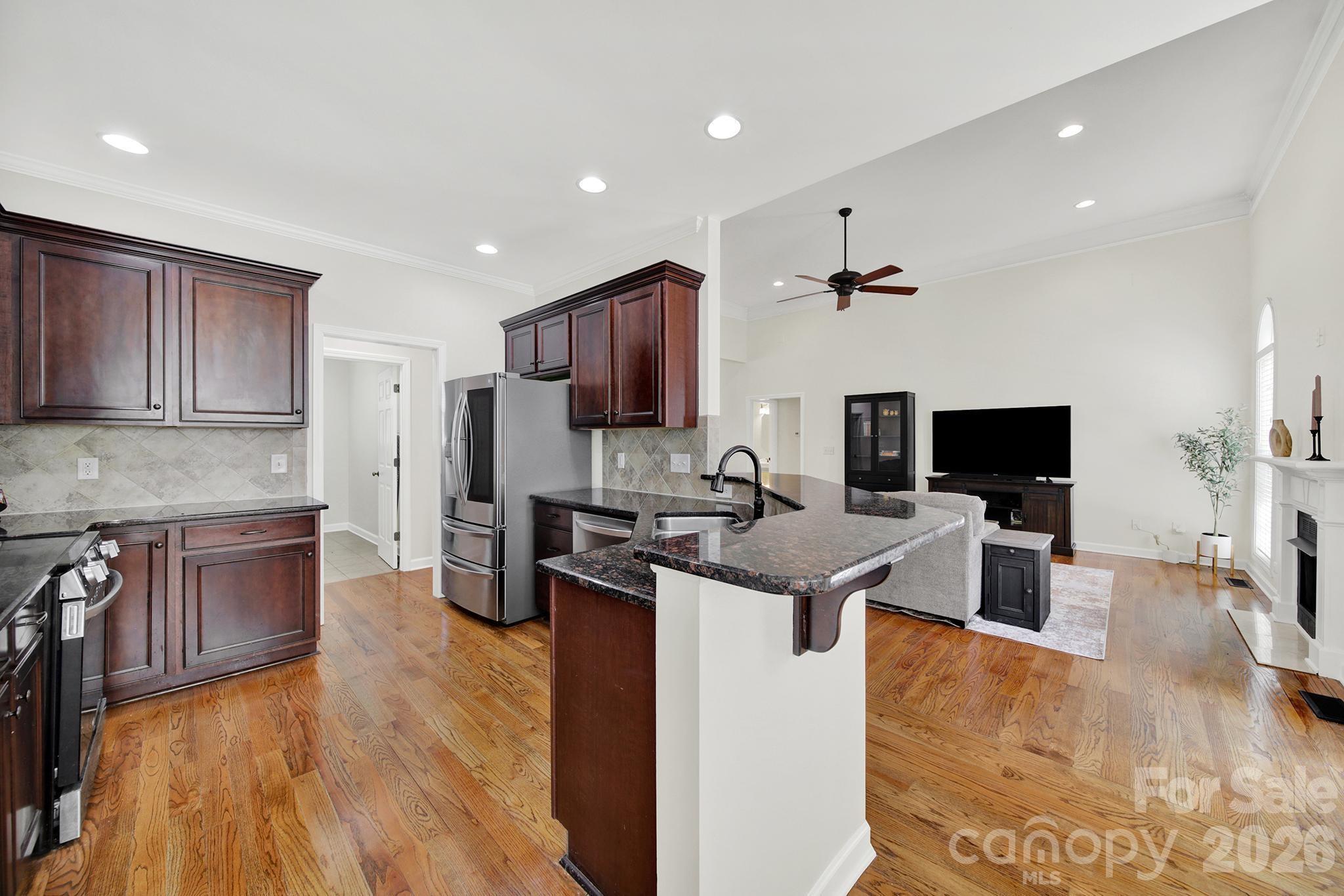 property viewer photo 13