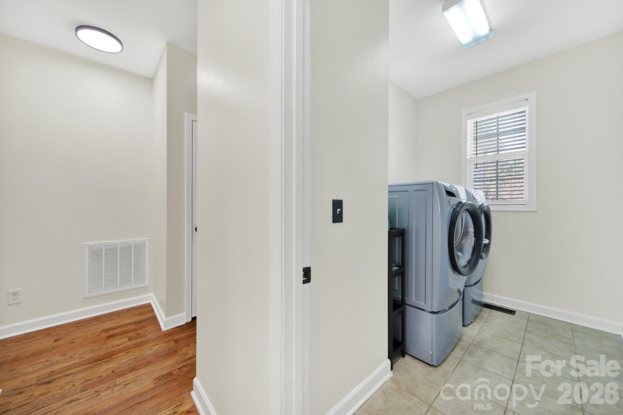 property viewer photo 16