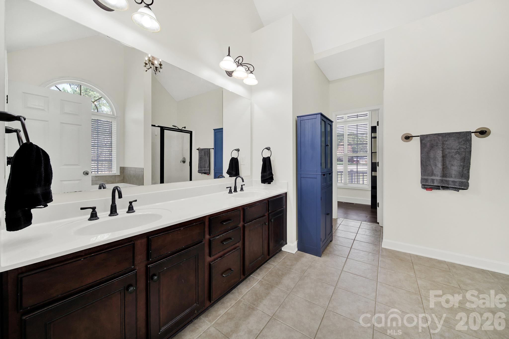property viewer photo 20