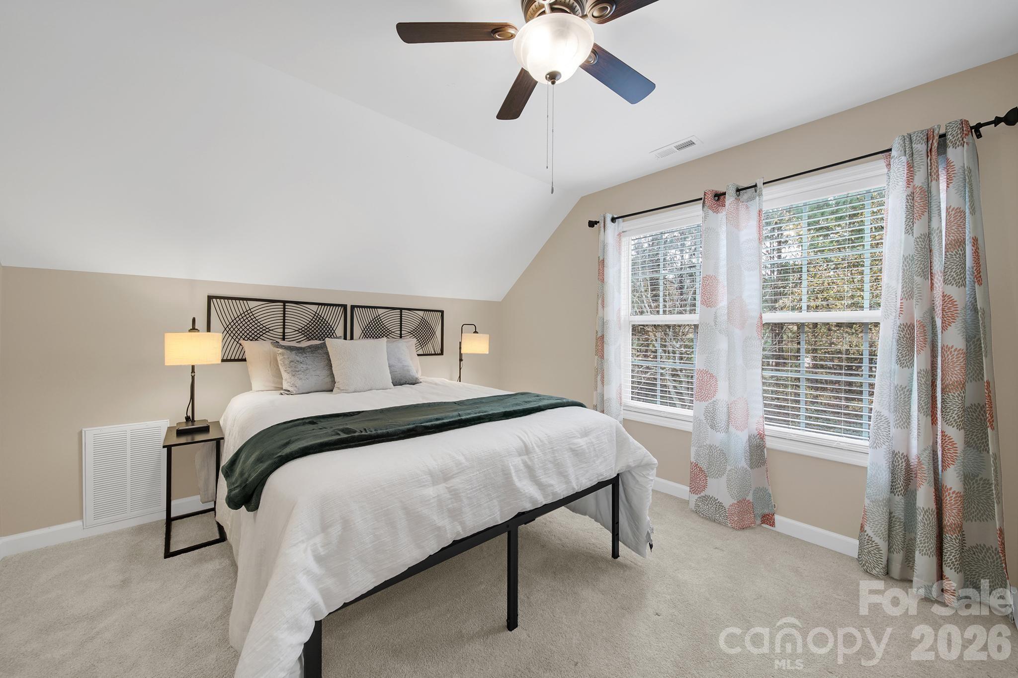property viewer photo 30