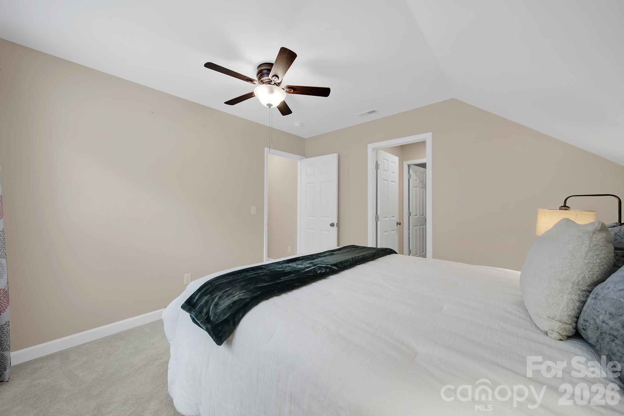 property viewer photo 32