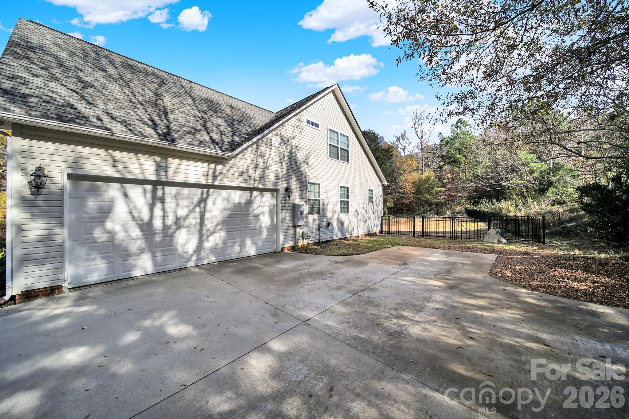 property viewer photo 35