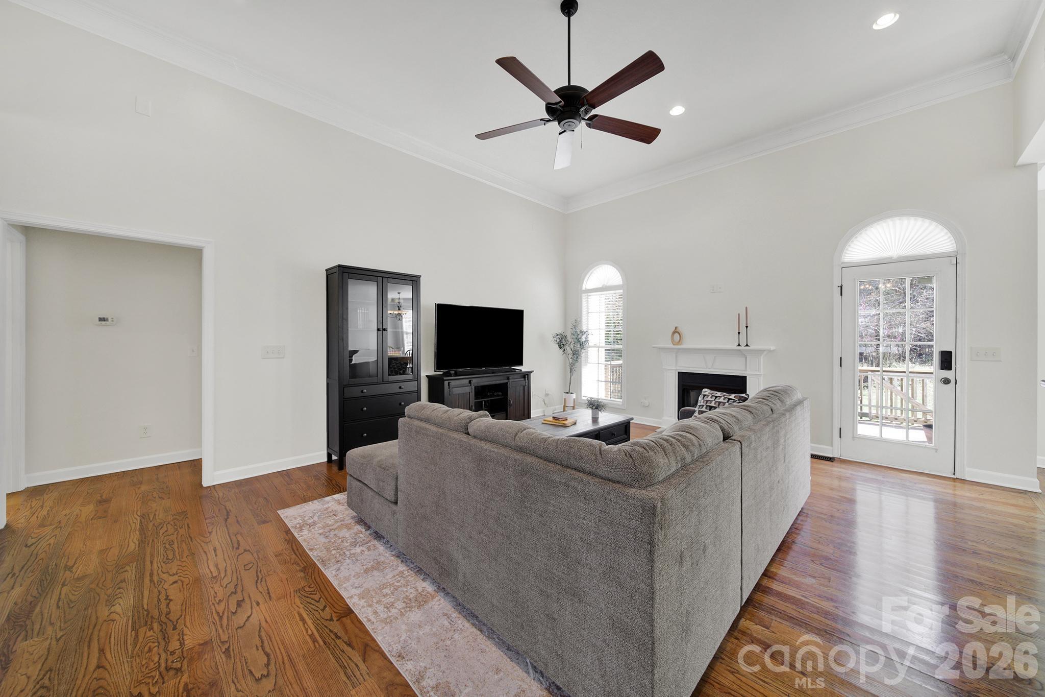 property viewer photo 8