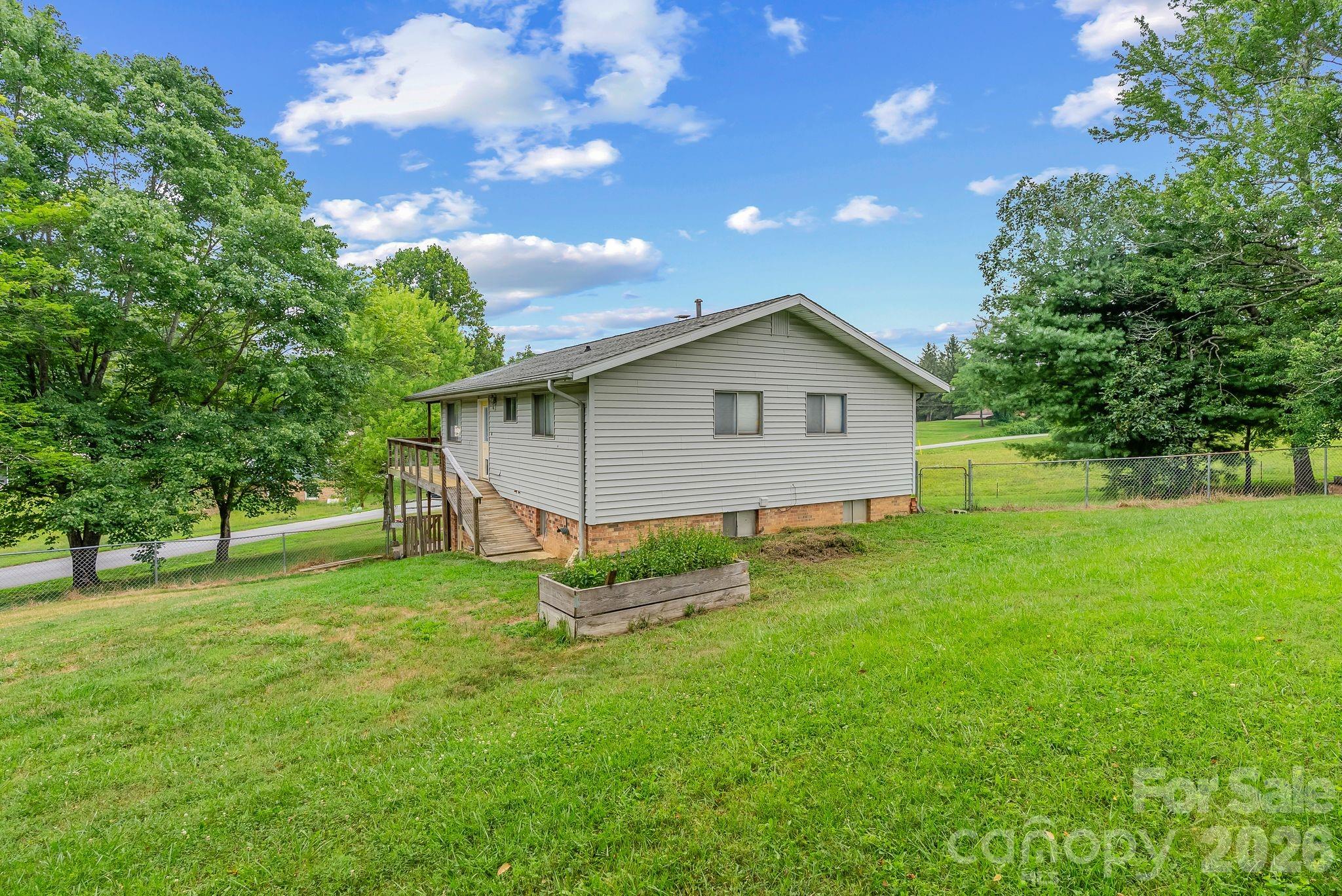main property photo 31