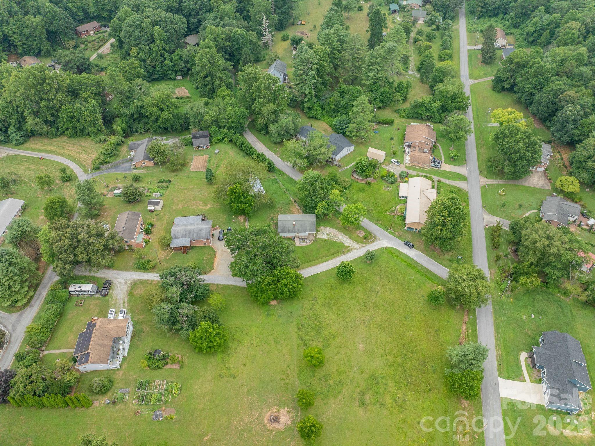 main property photo 34