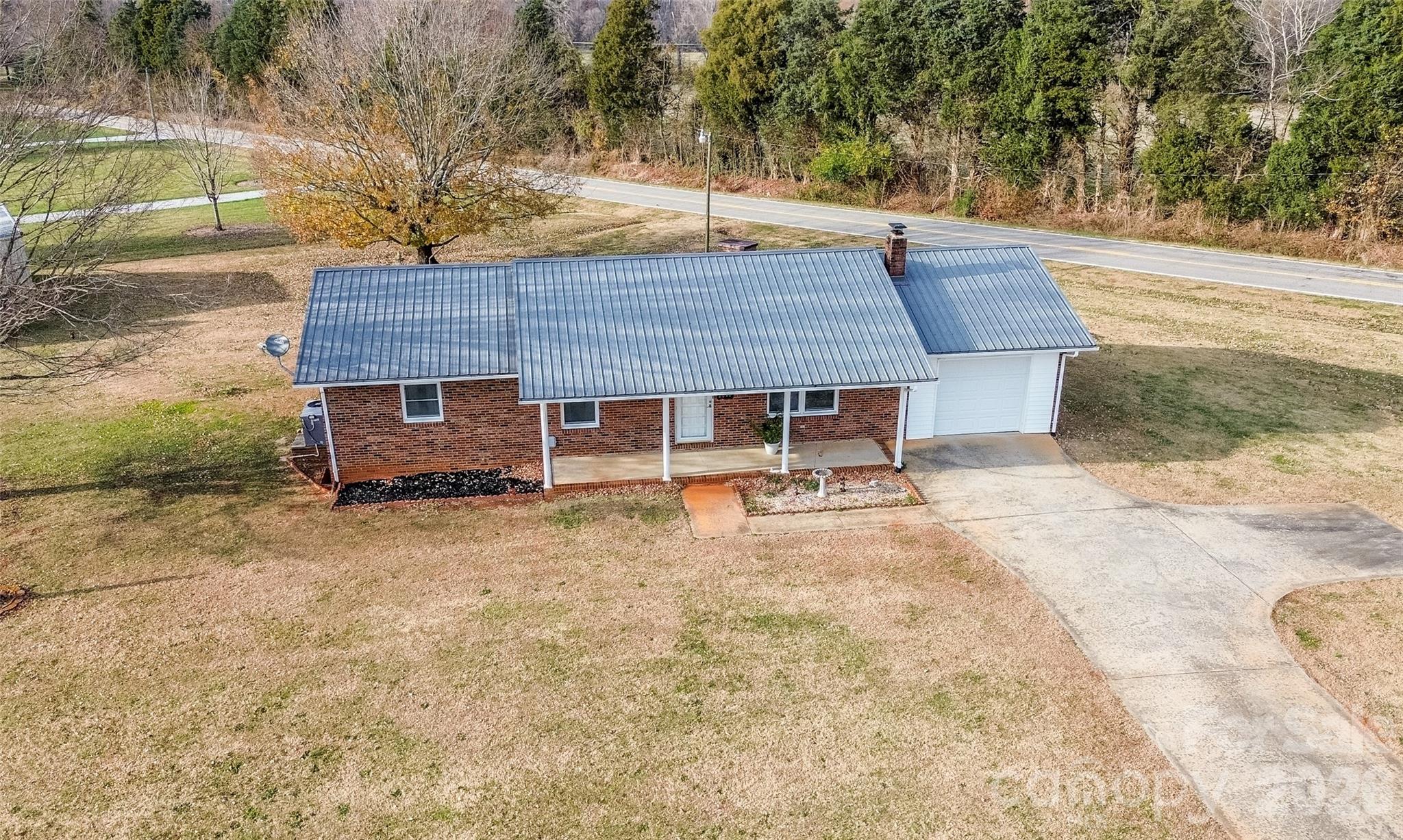 main property photo 34