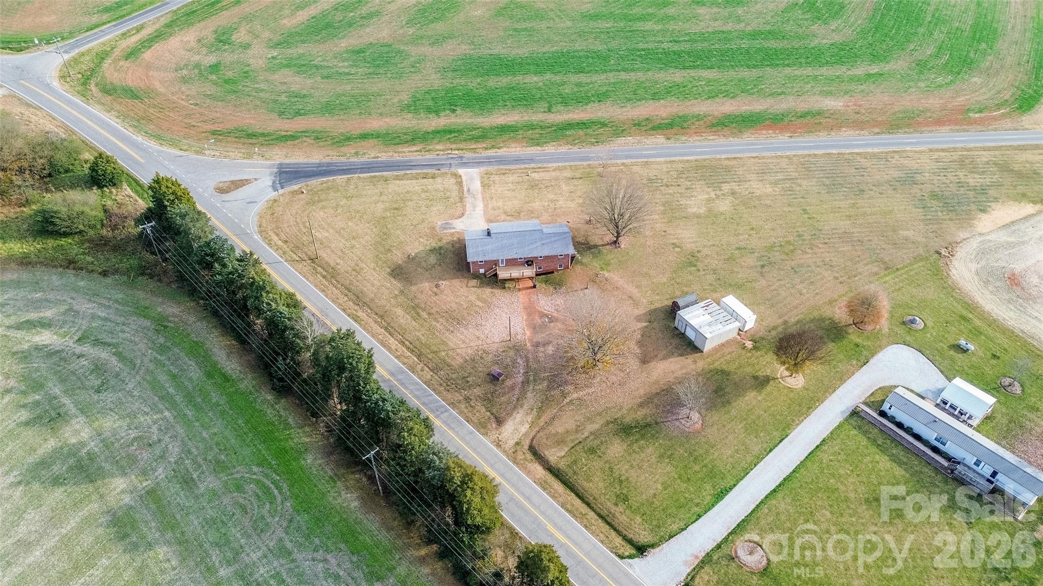 main property photo 39