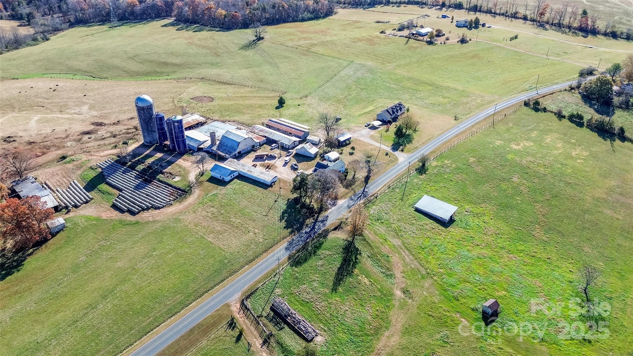 main property photo 41