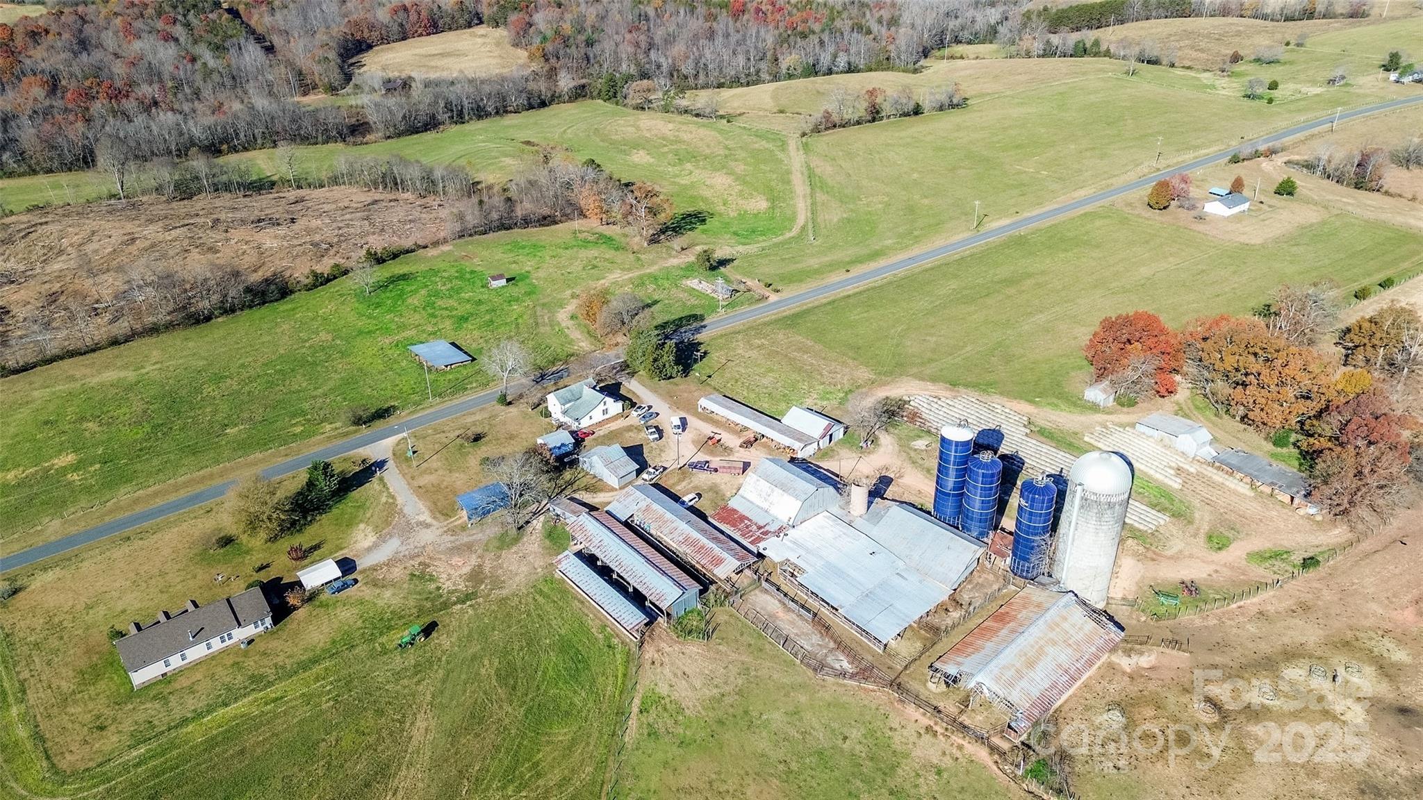 main property photo 6