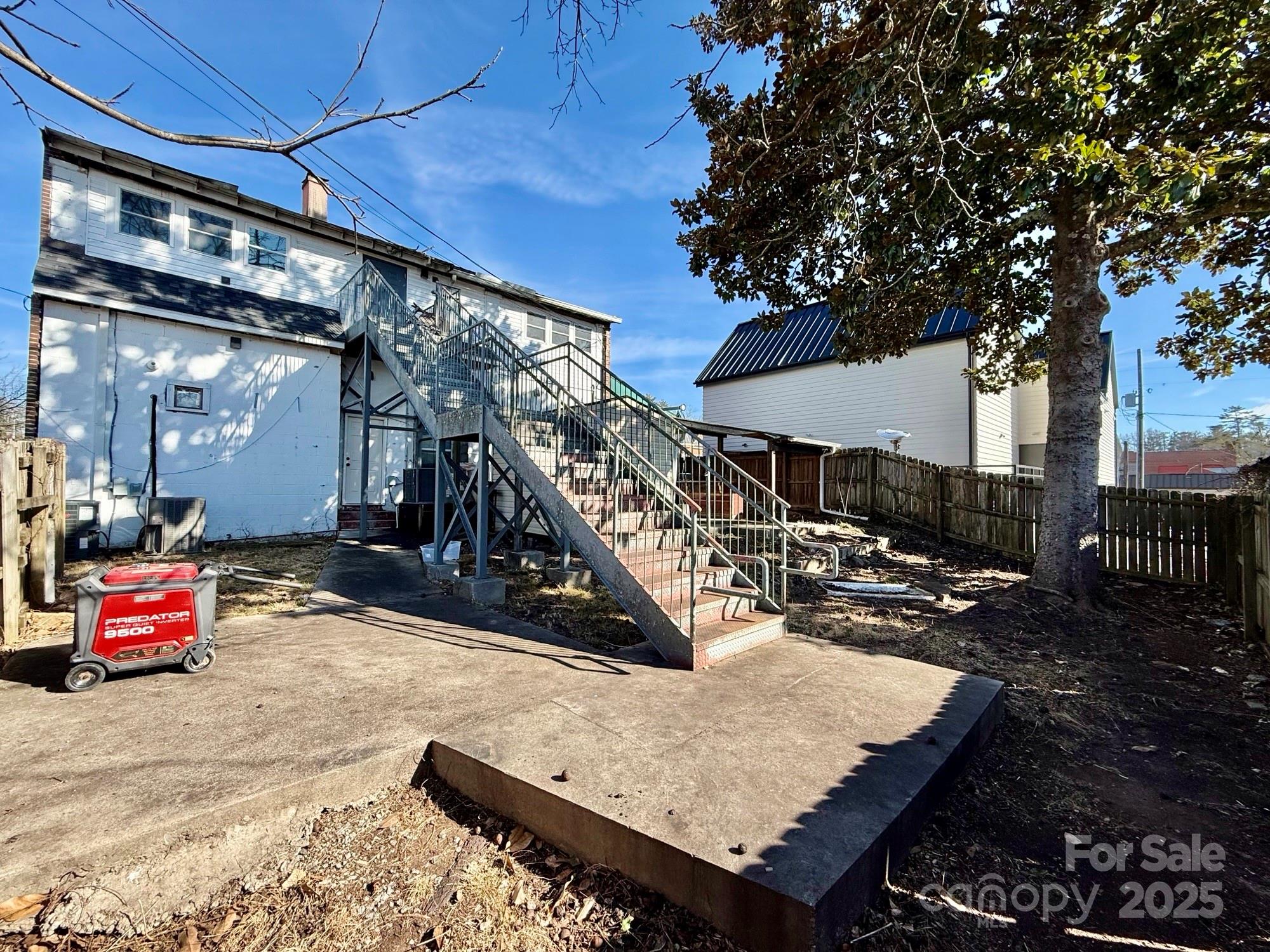 main property photo 17