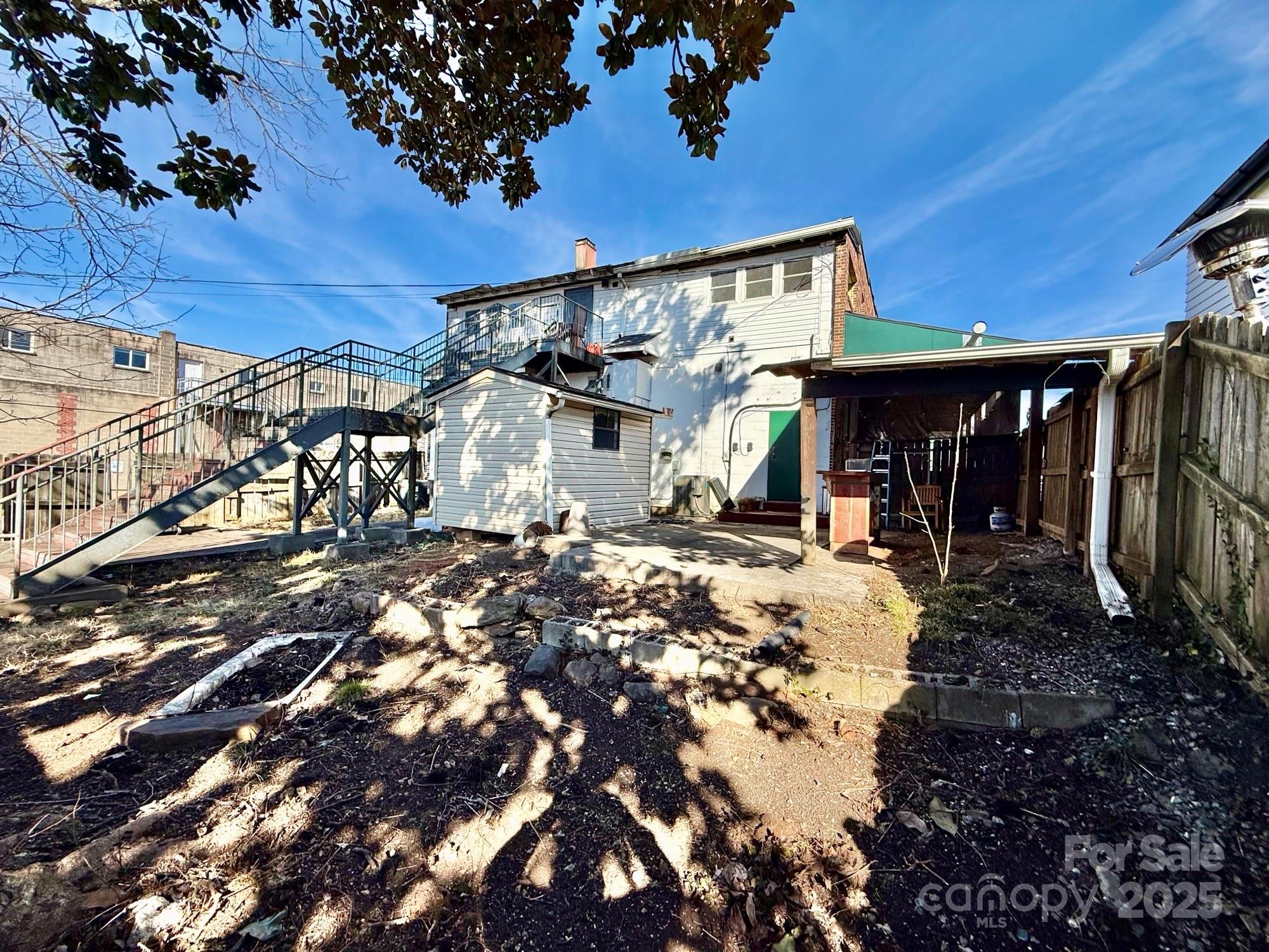 main property photo 19
