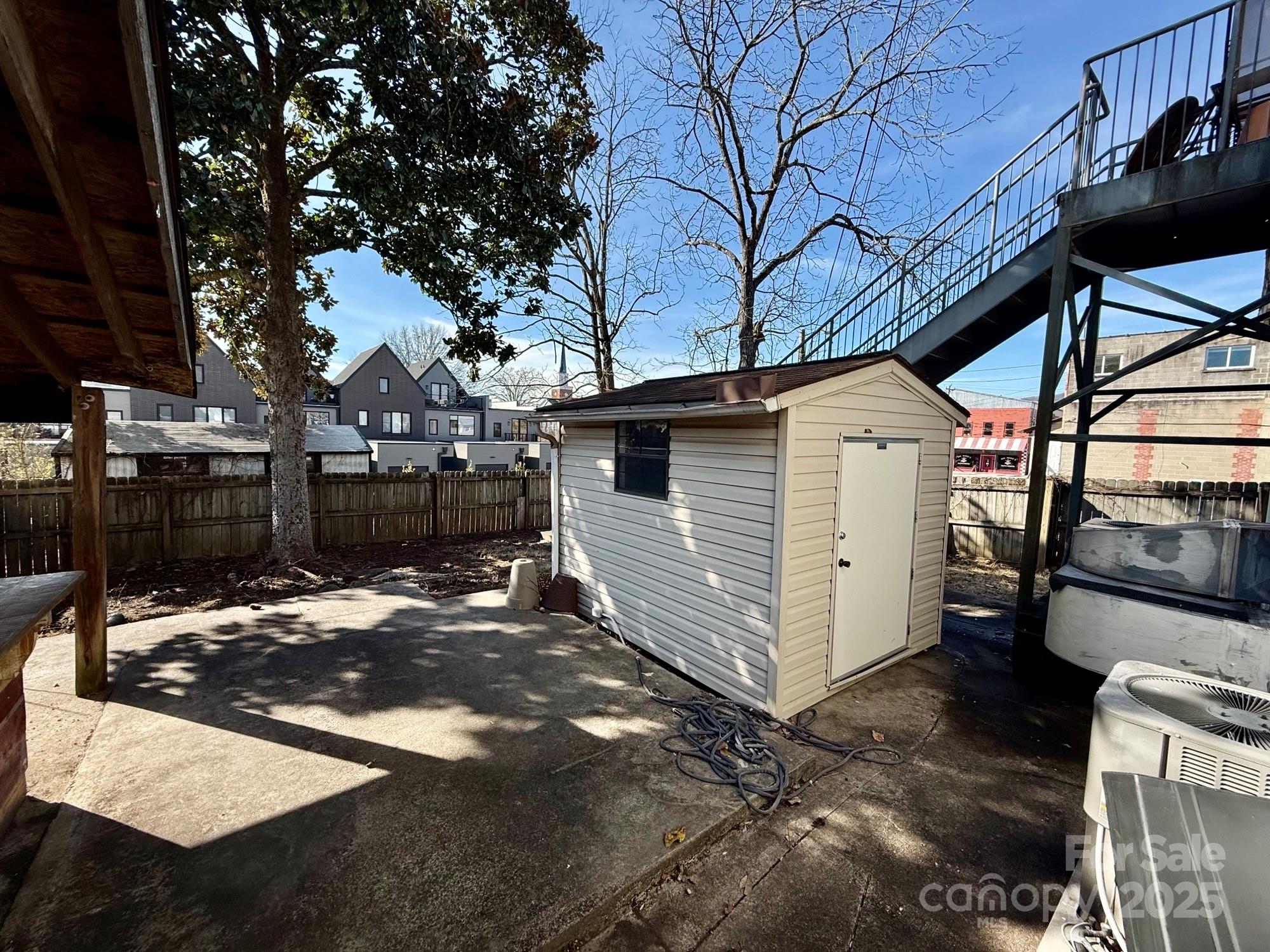 main property photo 20