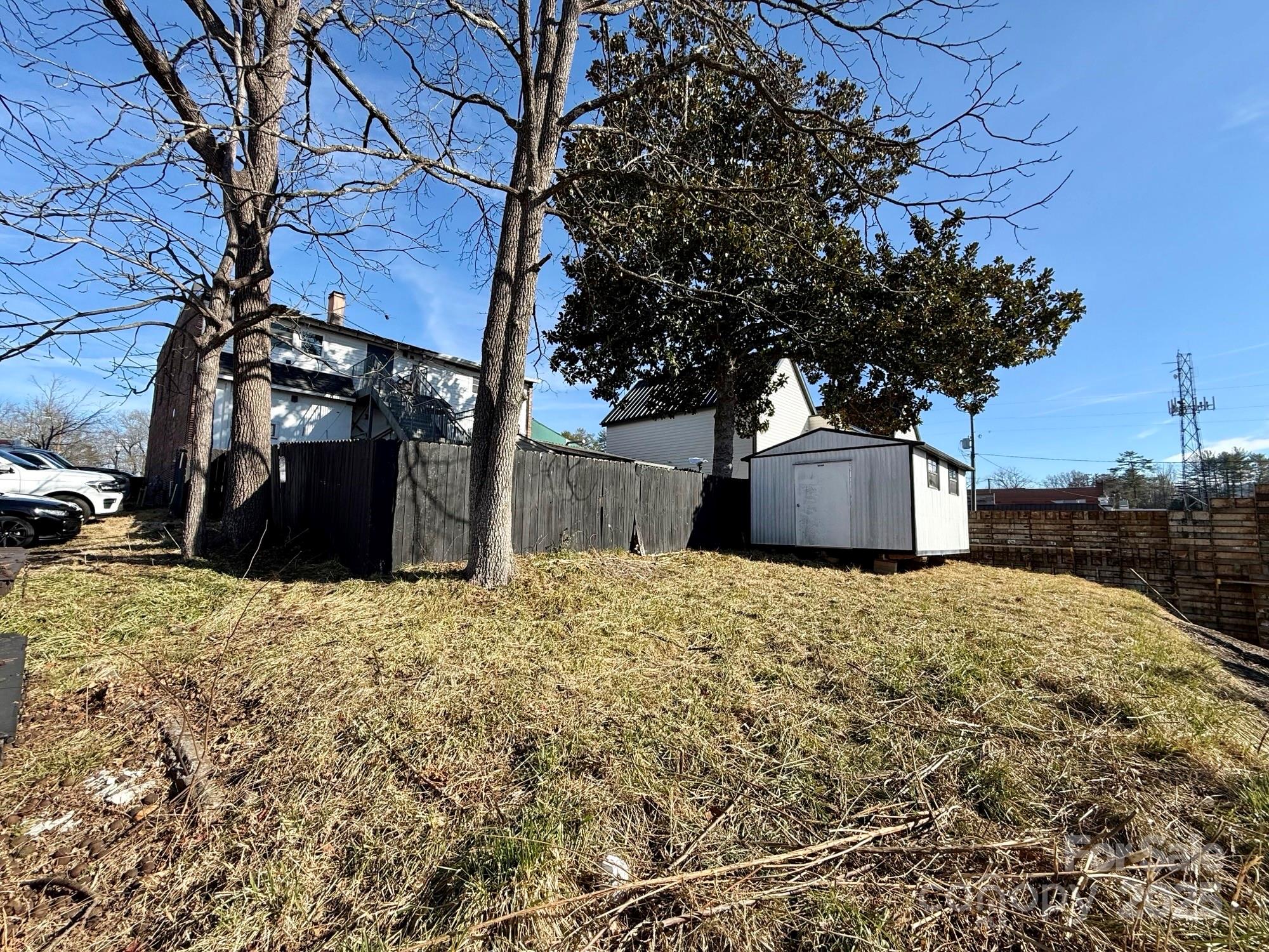 main property photo 22