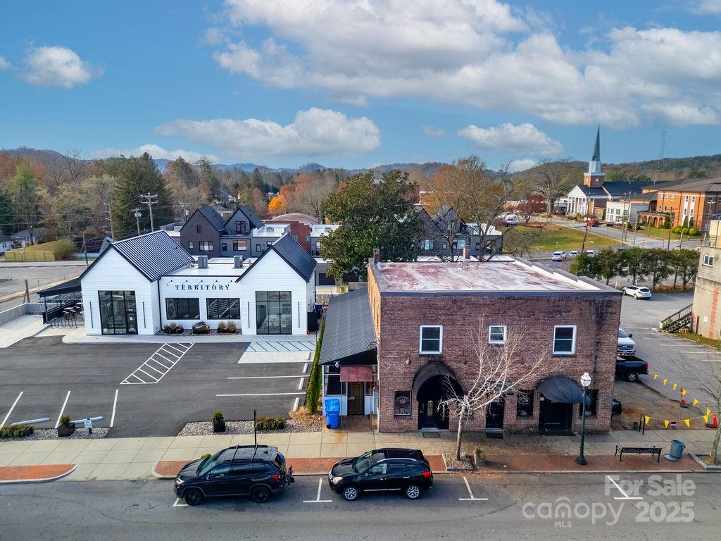 main property photo 9
