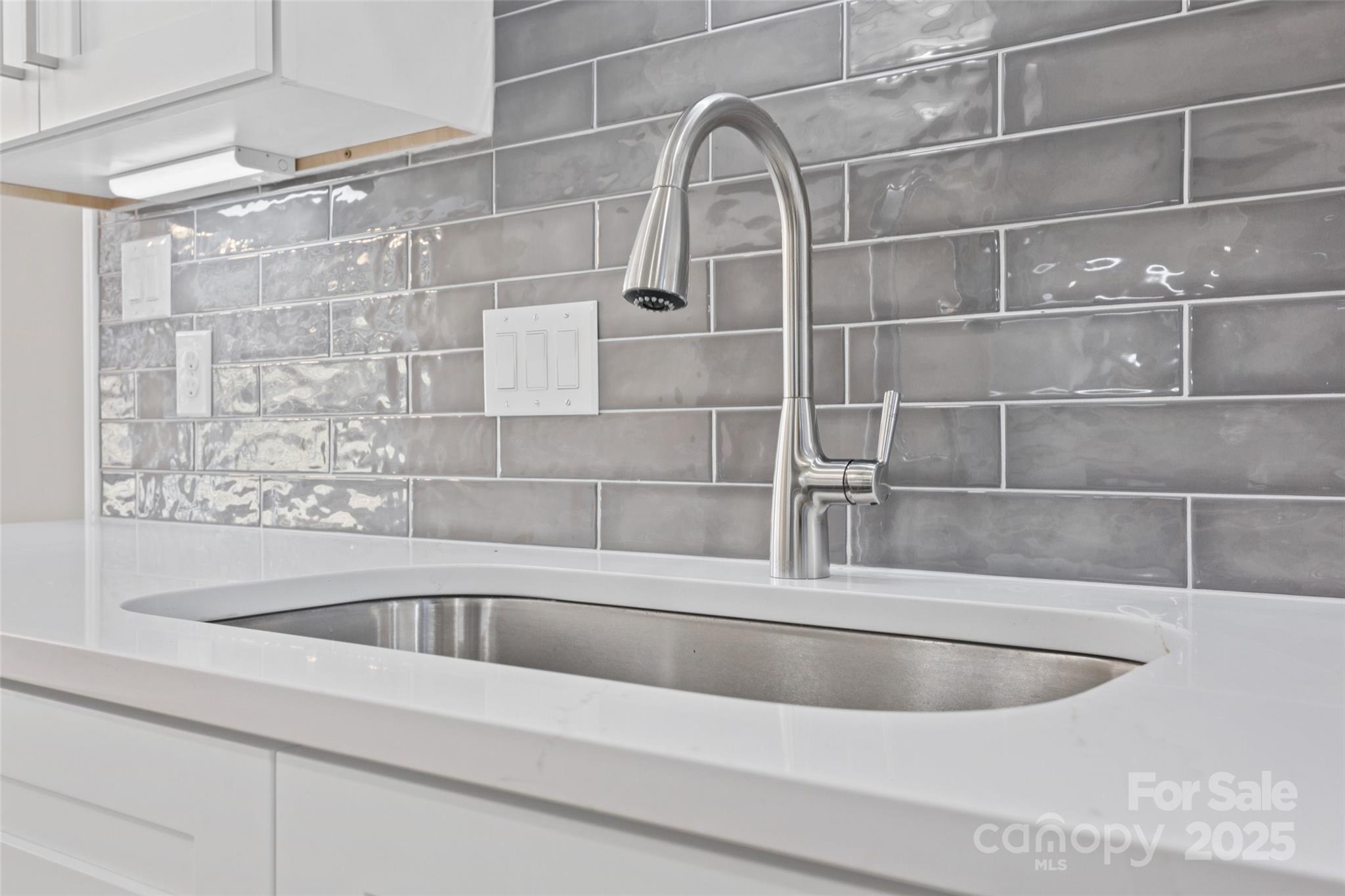 property viewer photo 12