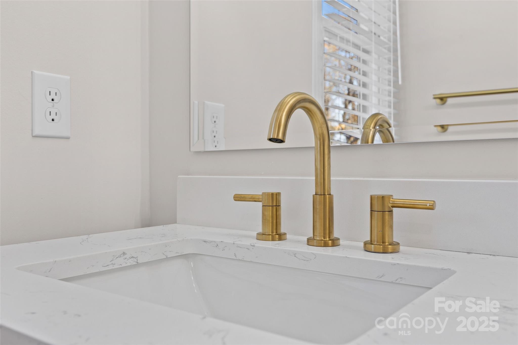 property viewer photo 19