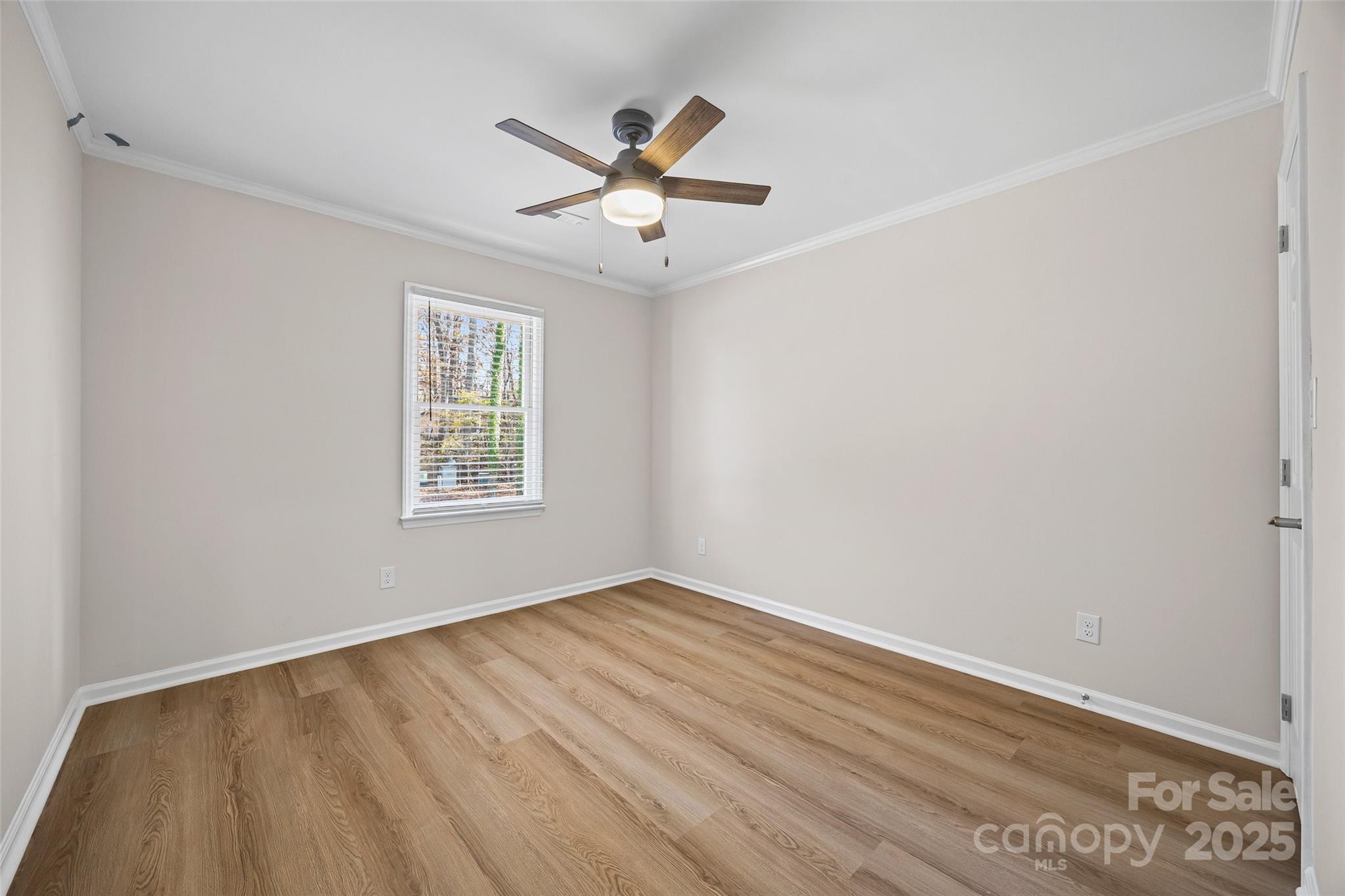 property viewer photo 24