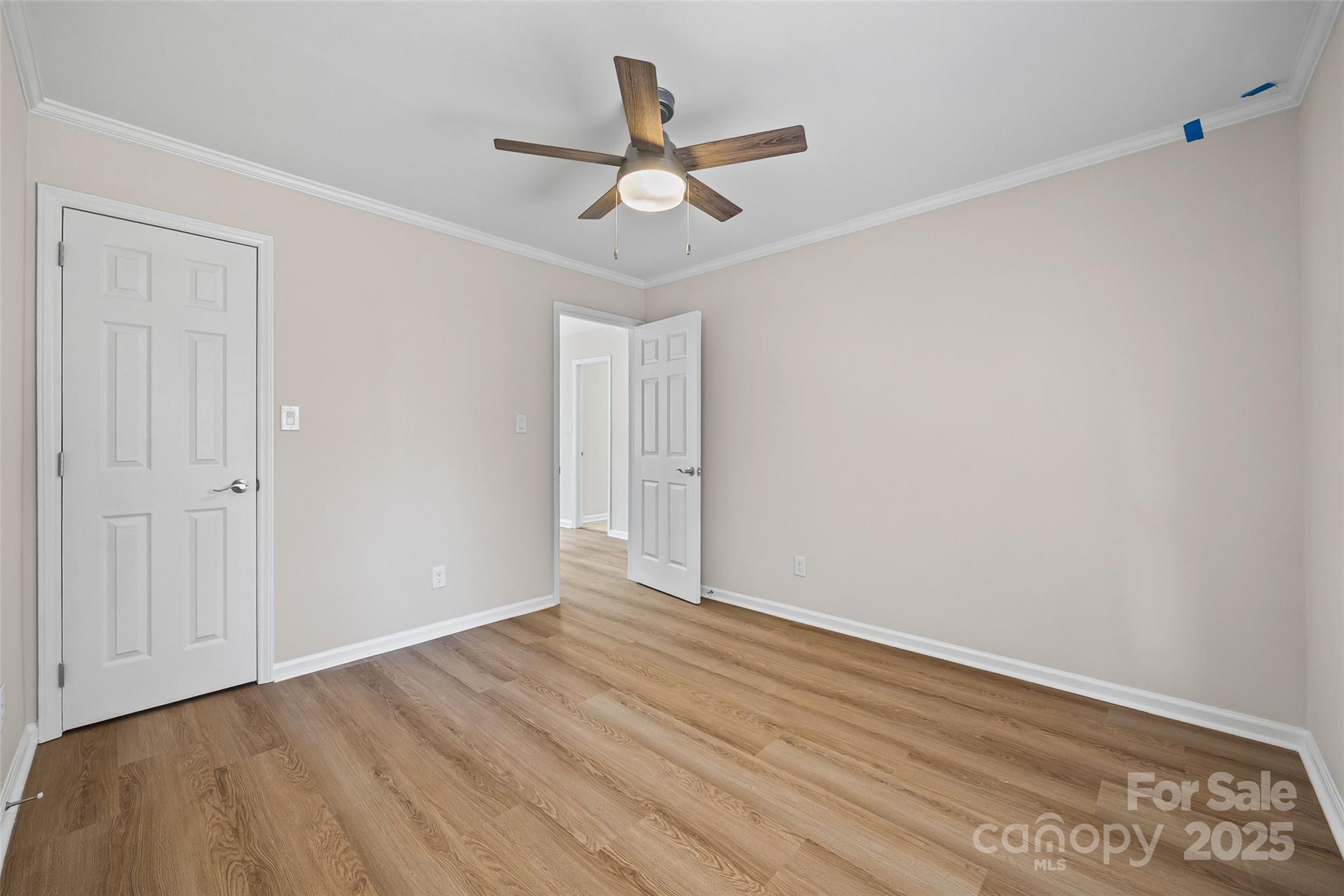property viewer photo 25