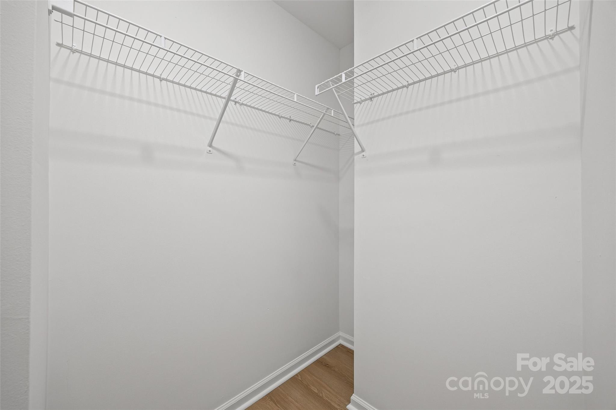 property viewer photo 26