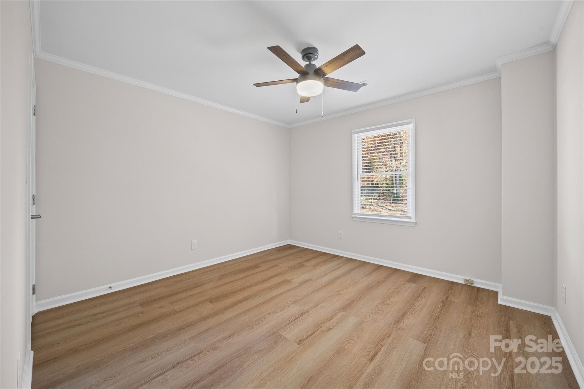 property viewer photo 27