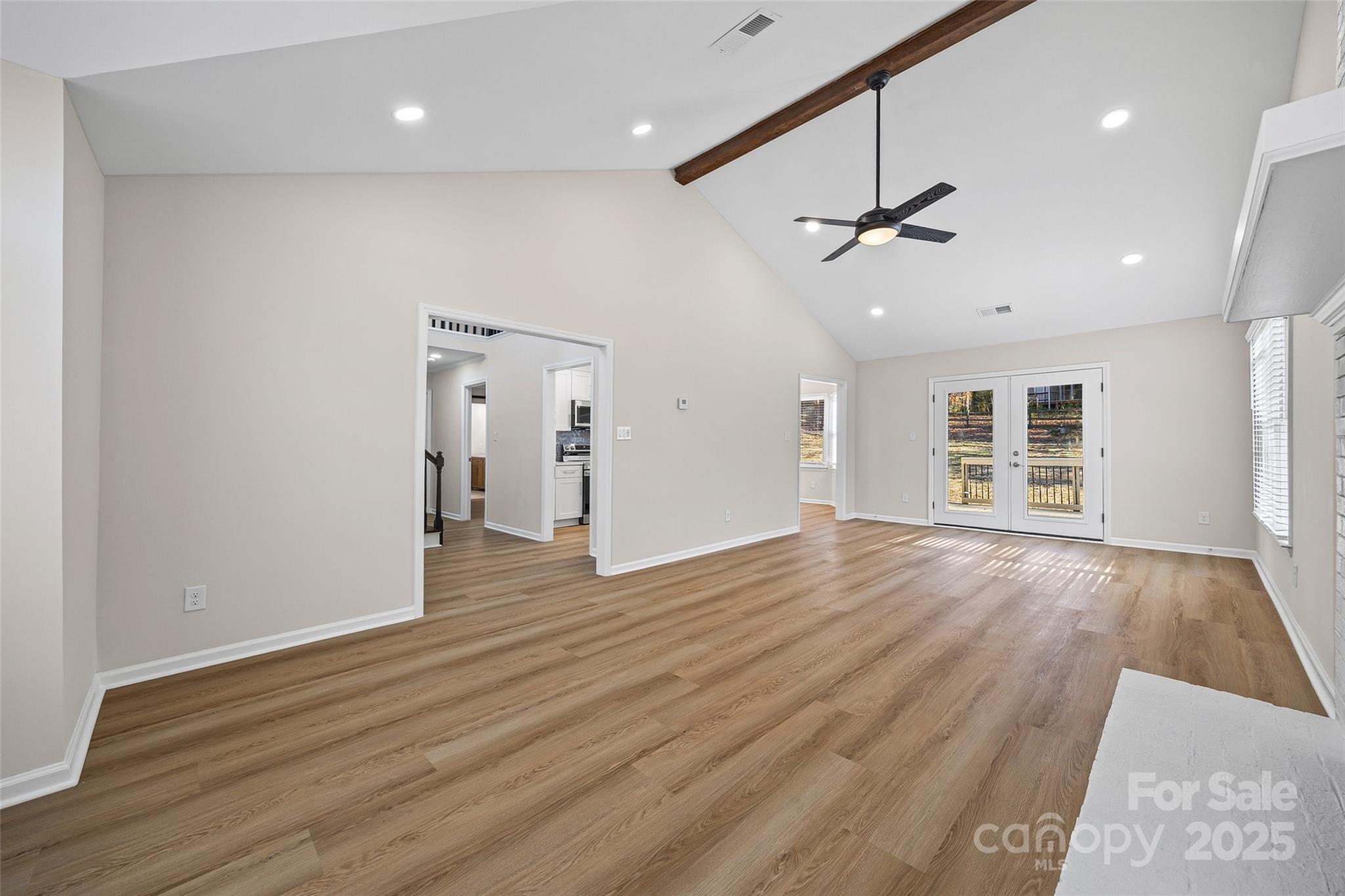 property viewer photo 5